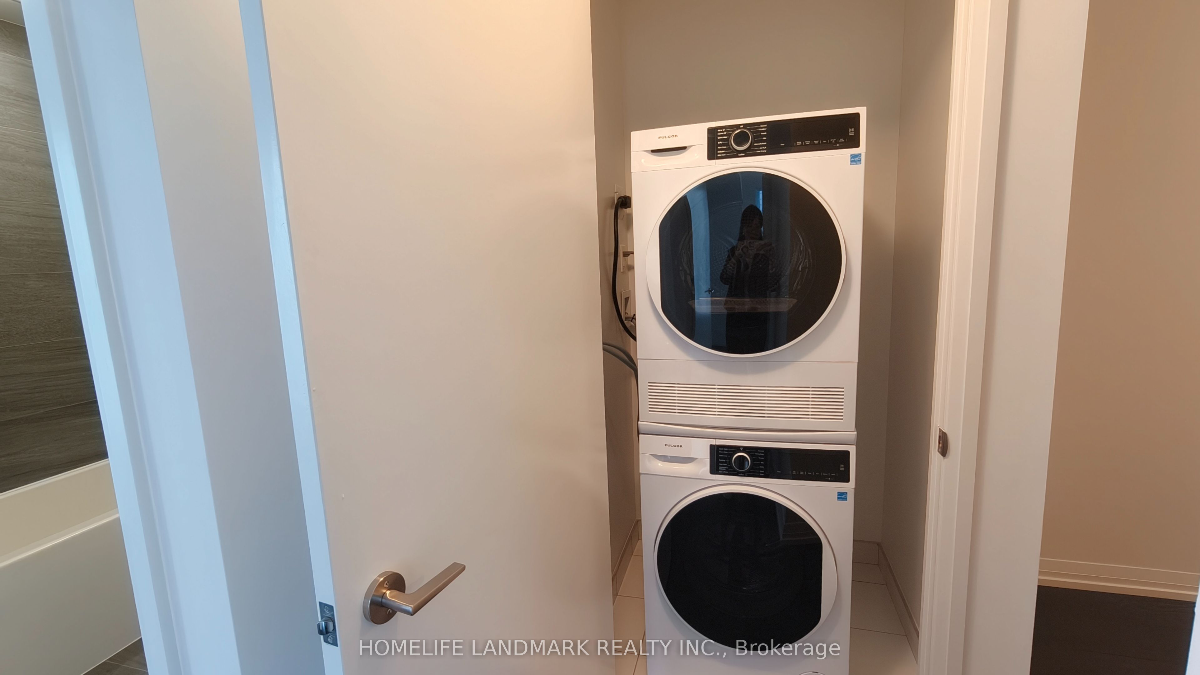 400 King Street W 2908 Property Photo 18