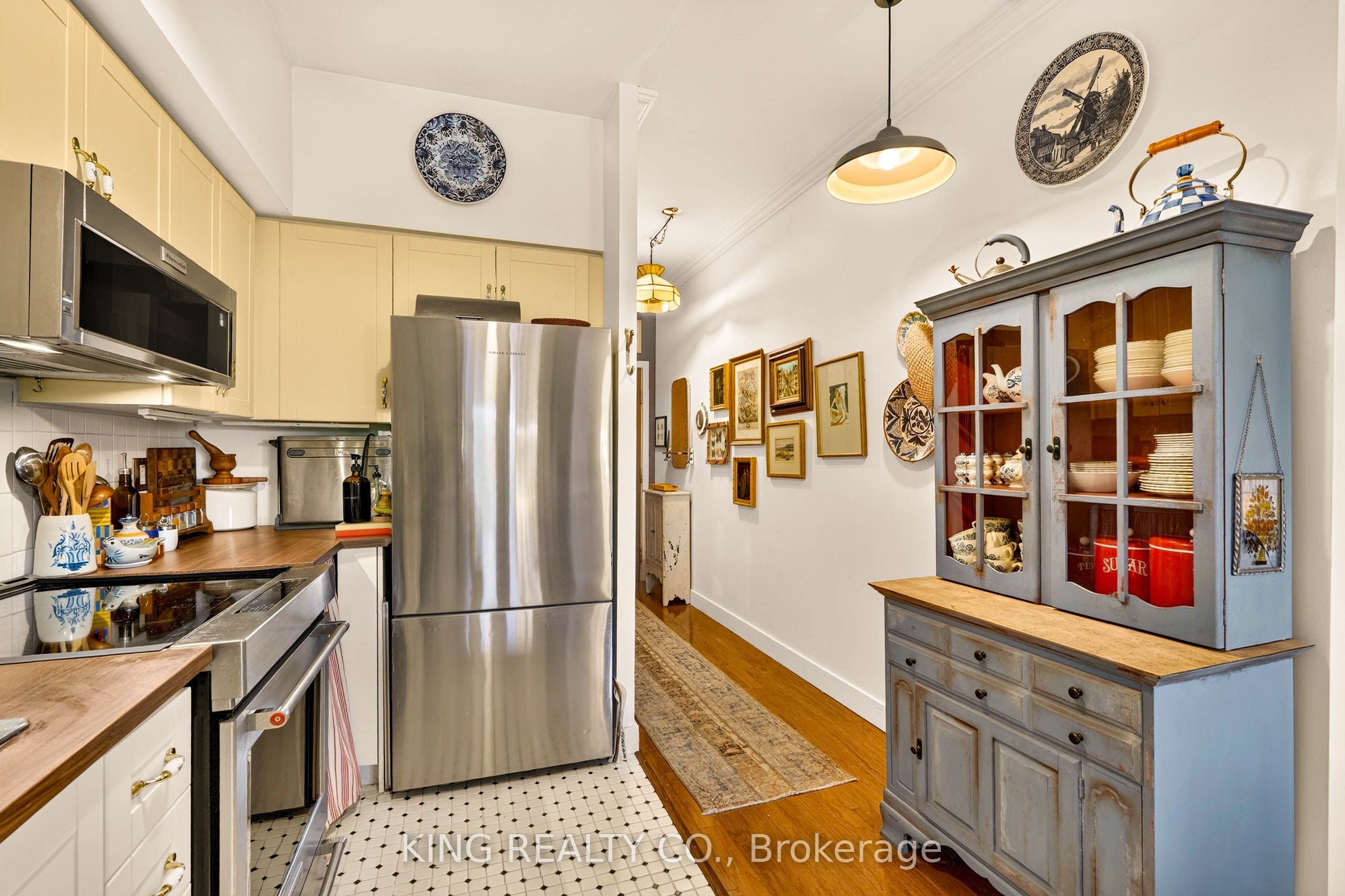 120 Lombard Street 301 Property Photo 5