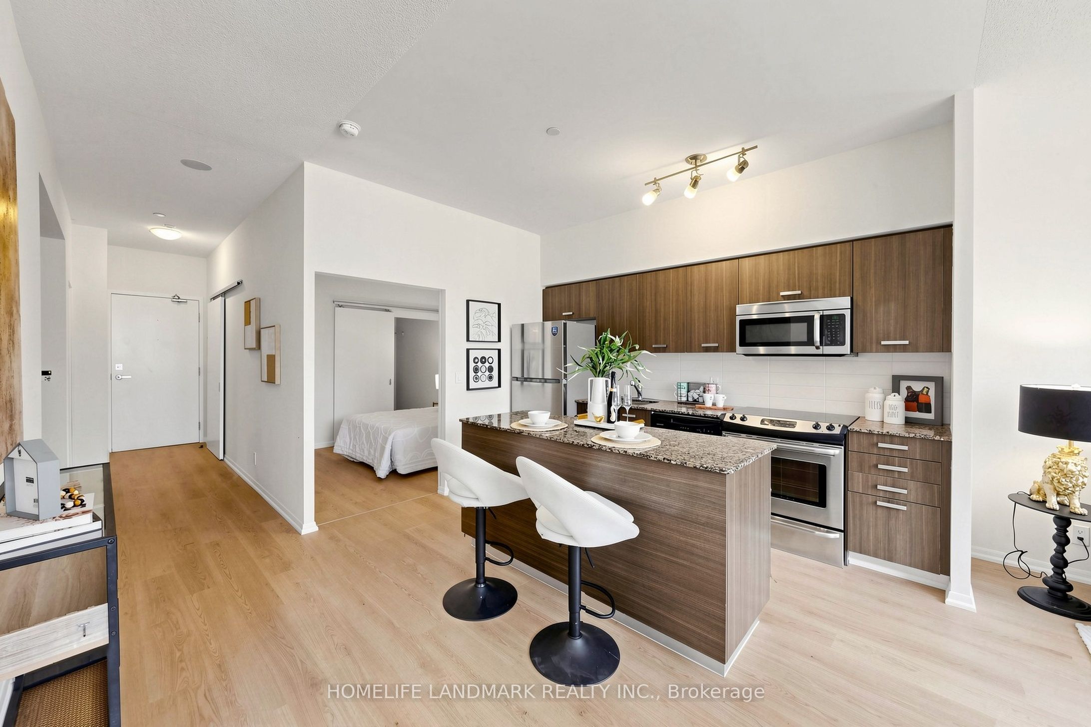 832 Bay Street 204 Property Photo 12