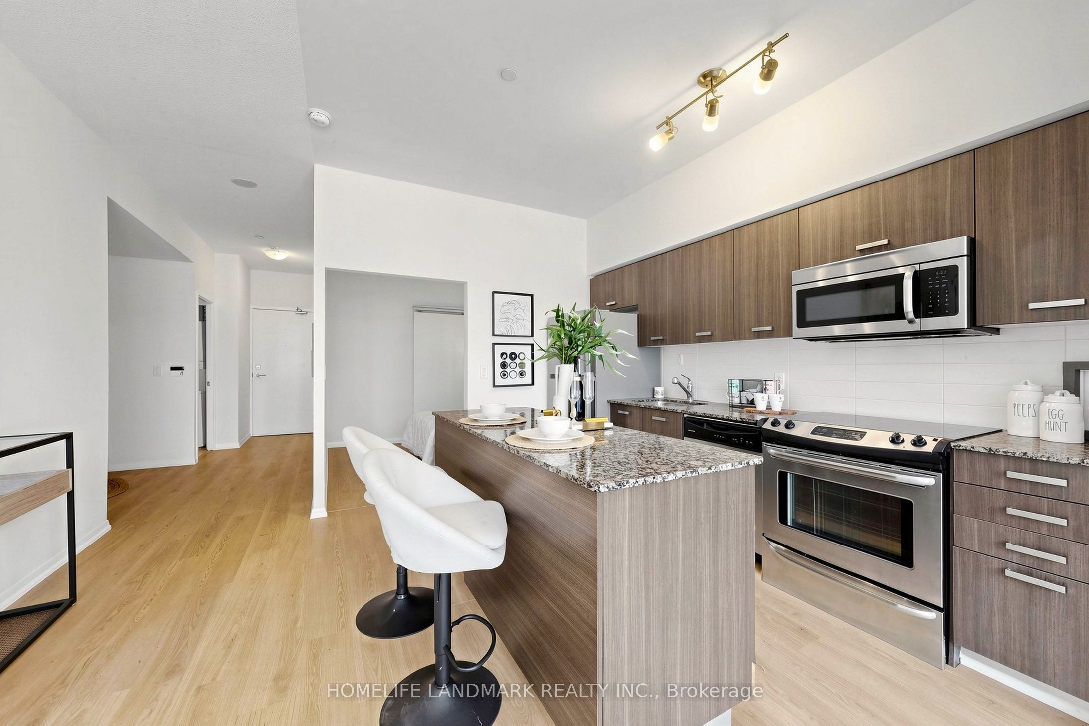 832 Bay Street 204 Property Photo 13