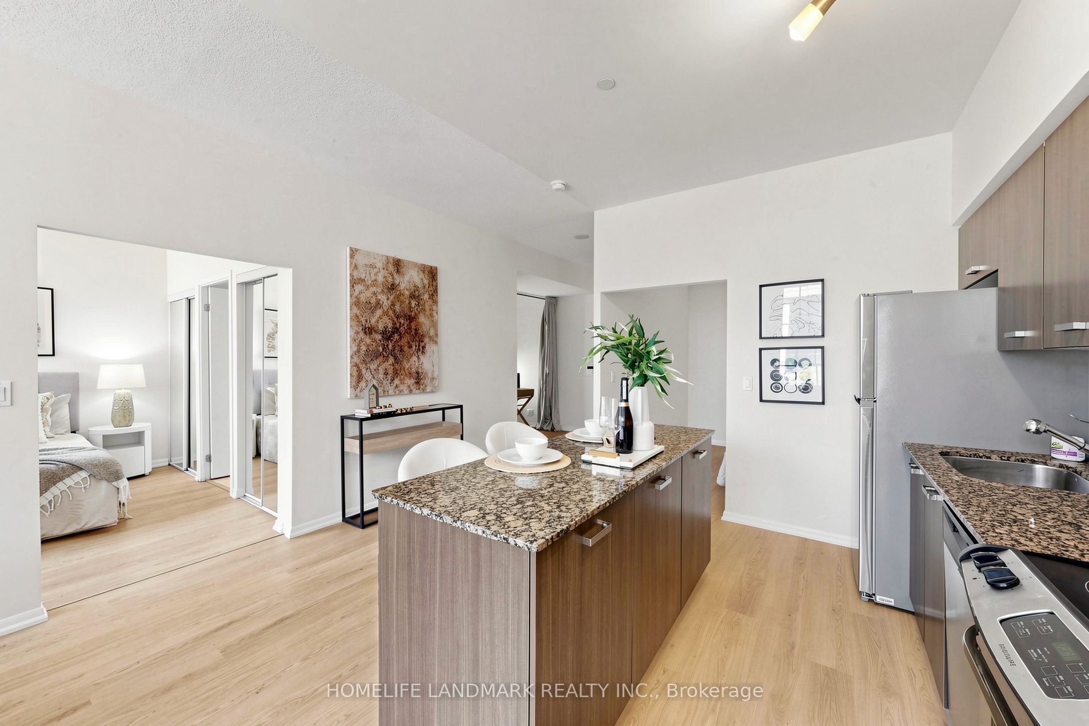 832 Bay Street 204 Property Photo 17