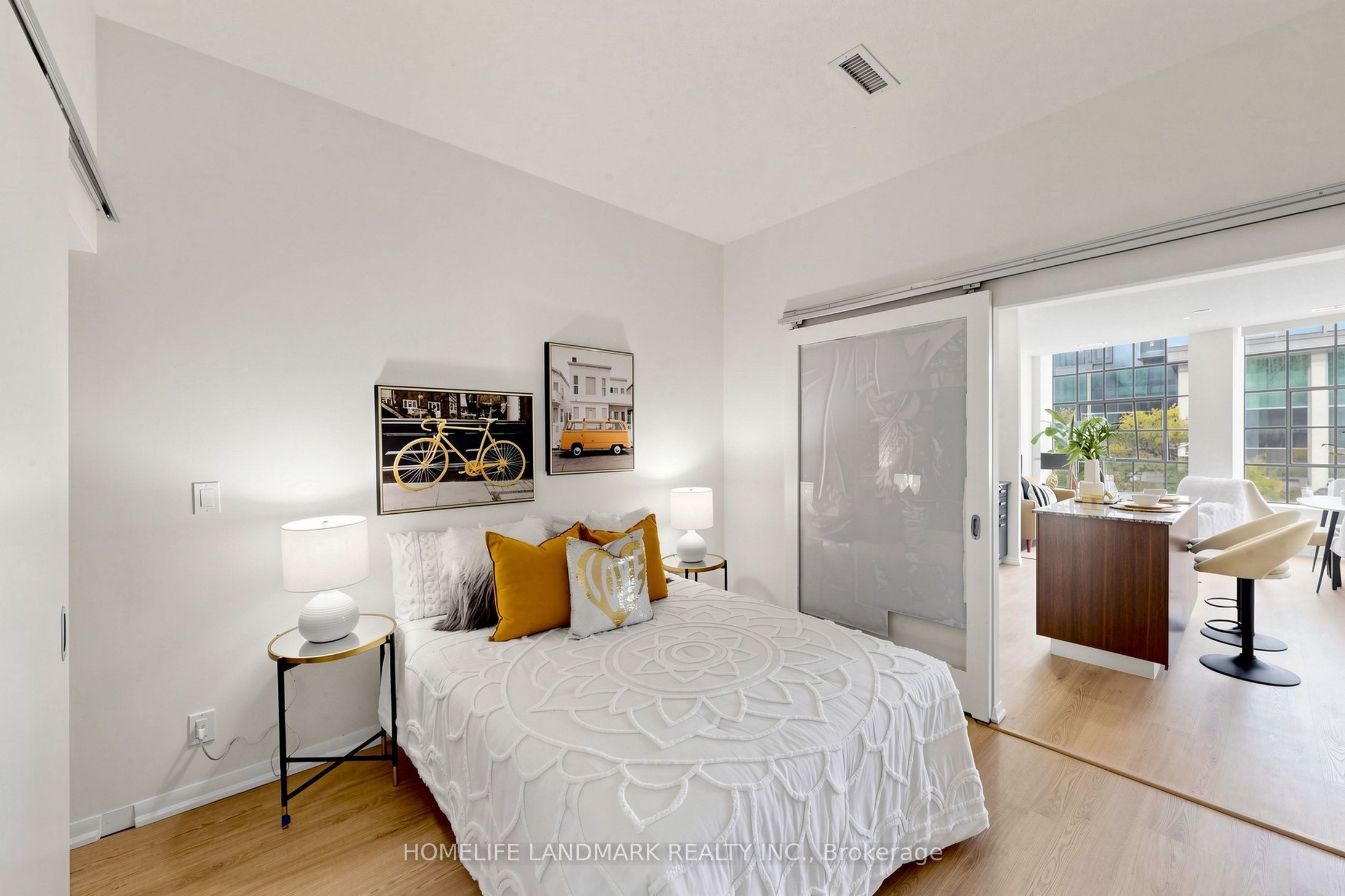 832 Bay Street 204 Property Photo 24