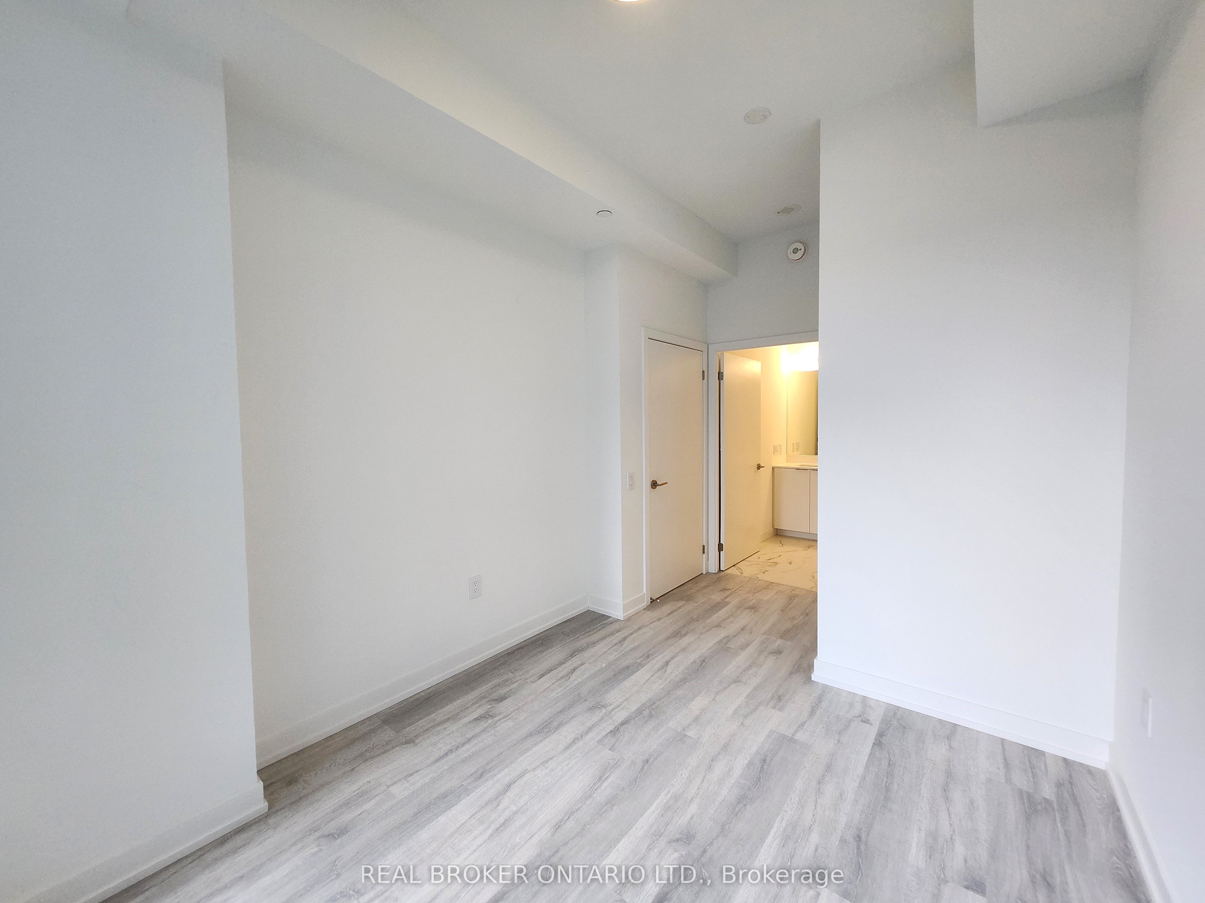 7 Golden Lion Heights N625 Property Photo 8
