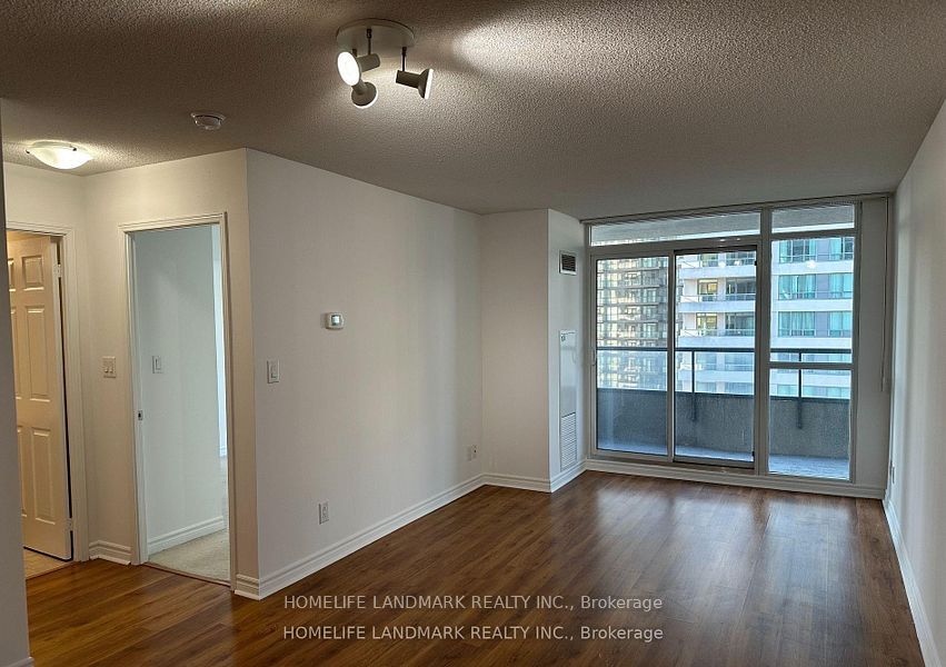 35 Hollywood Avenue Property Photo 3
