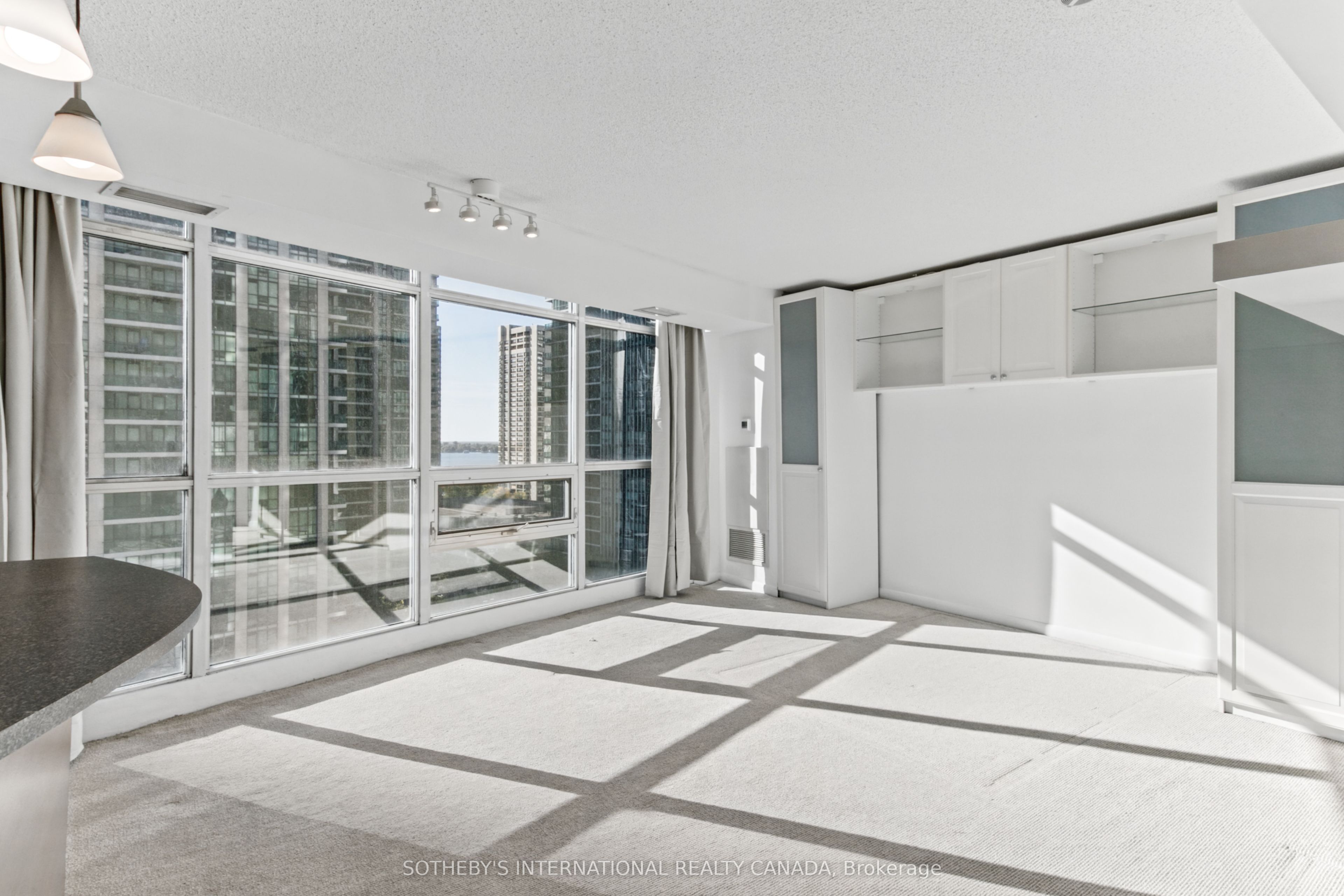 18 Yonge Street 1512 Property Photo 7