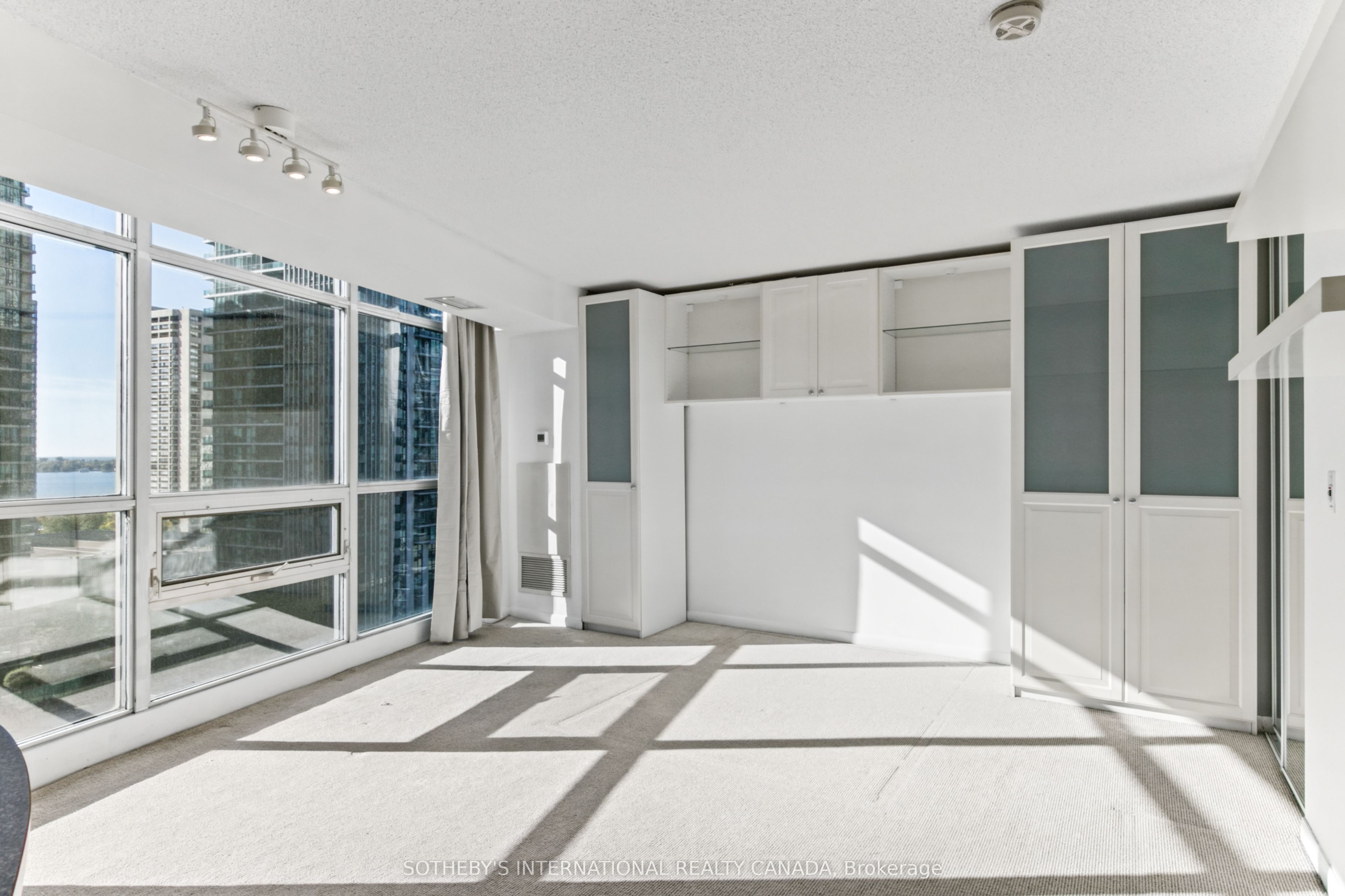 18 Yonge Street 1512 Property Photo 10