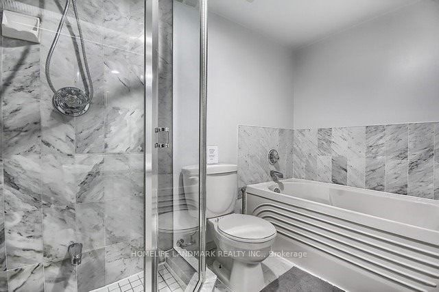 5 Concorde Place 702 Property Photo 7