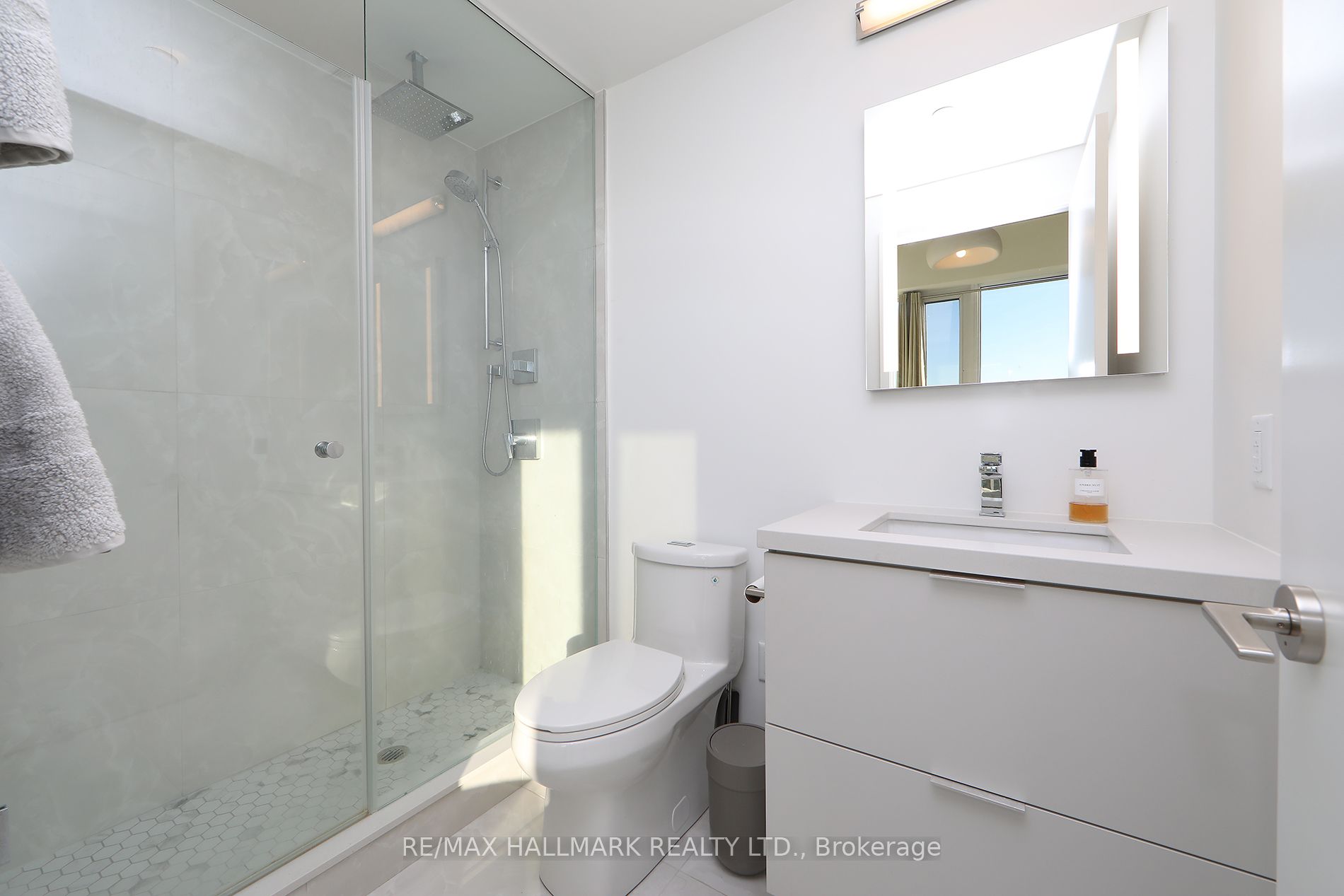 158 Front Street E 2604 Property Photo 19