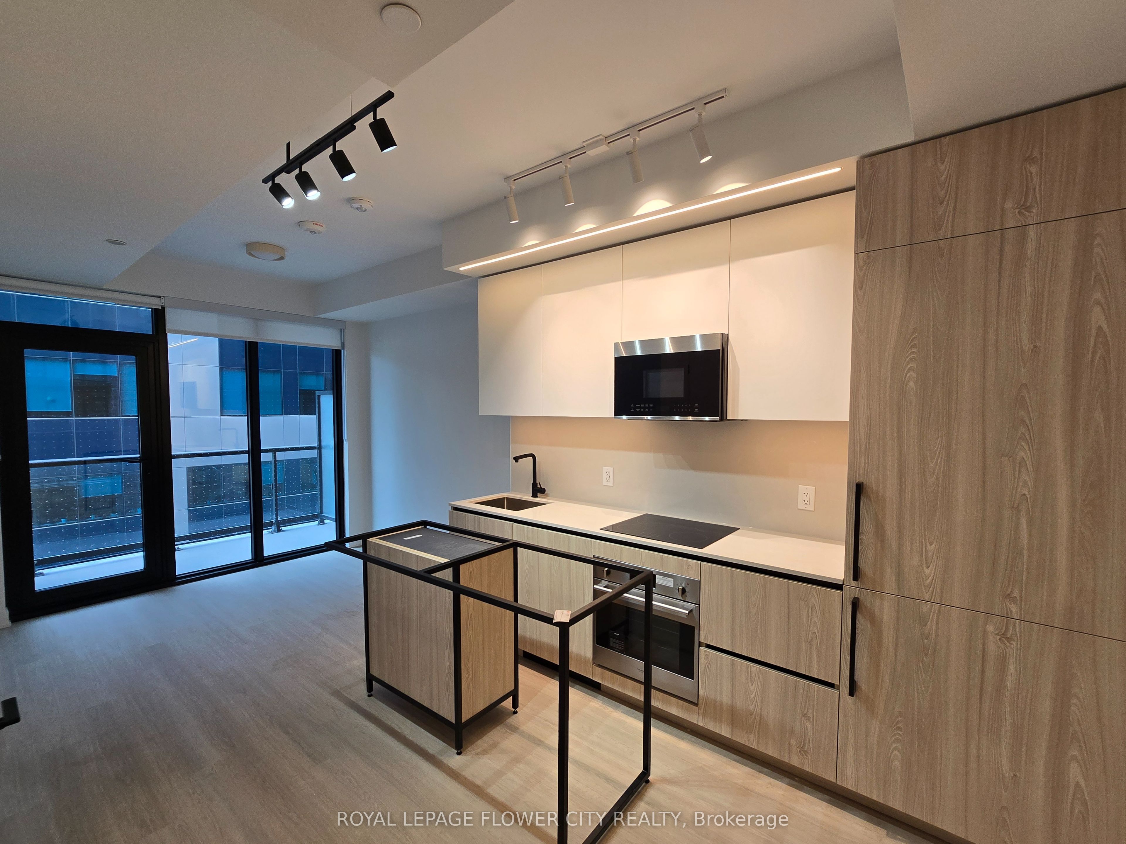 699 Sheppard Avenue 509 Property Photo 9