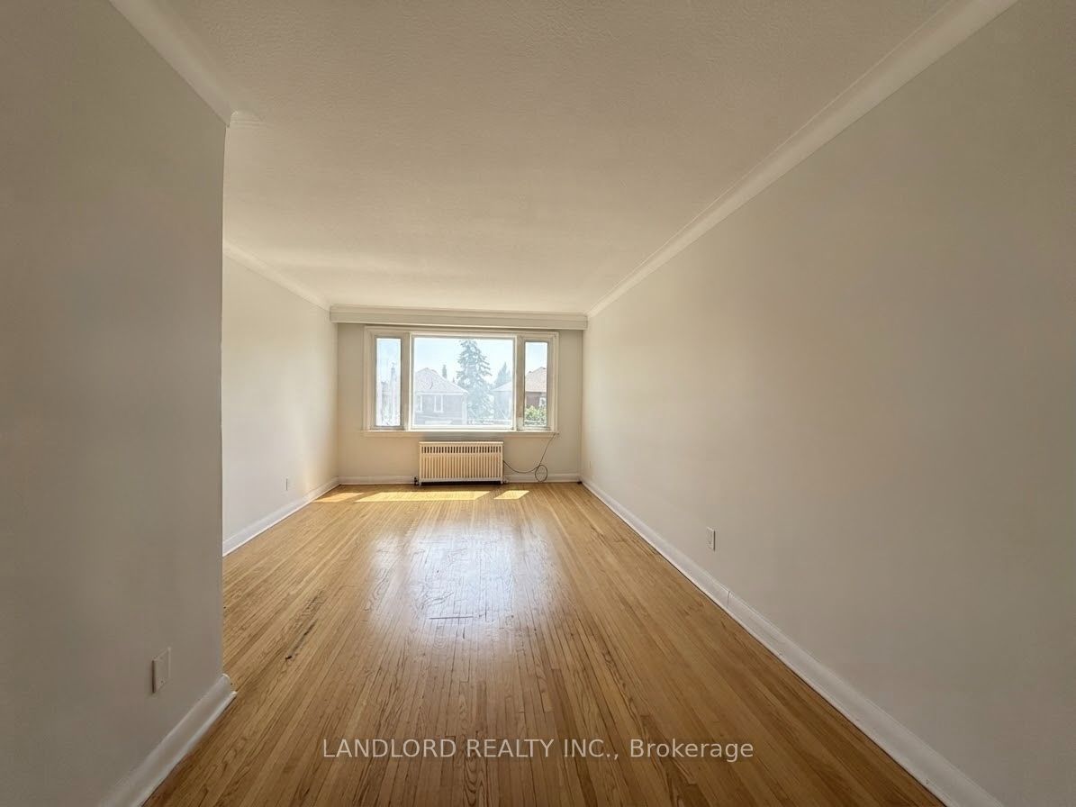 82 Lanark Avenue 2nd Fl Property Photo 3