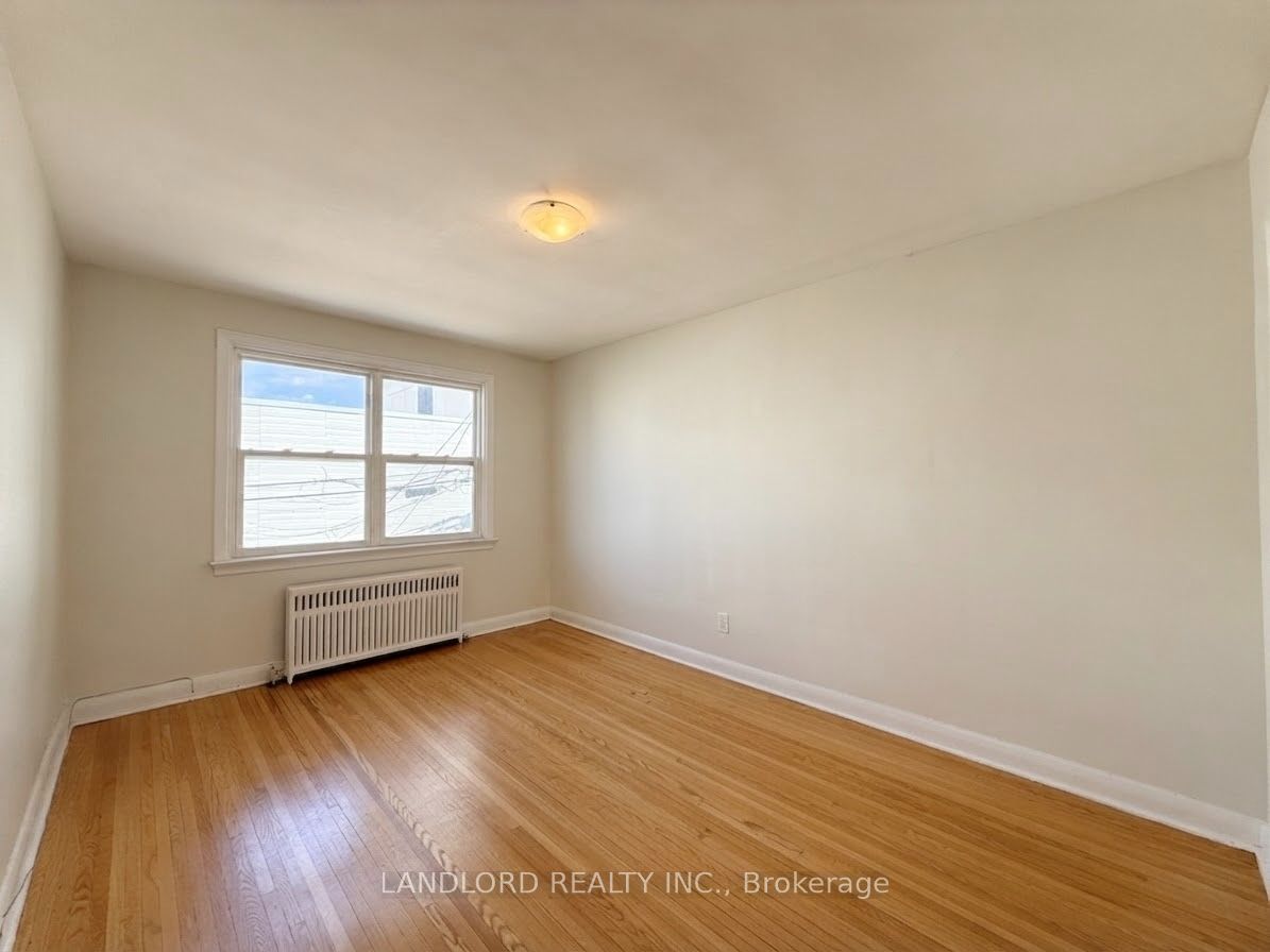 82 Lanark Avenue 2nd Fl Property Photo 16