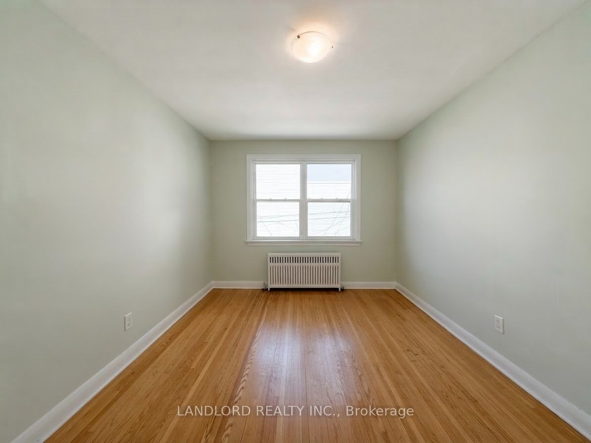 82 Lanark Avenue 2nd Fl Property Photo 18
