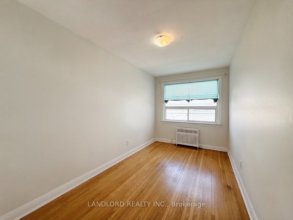 82 Lanark Avenue 2nd Fl Property Photo 20