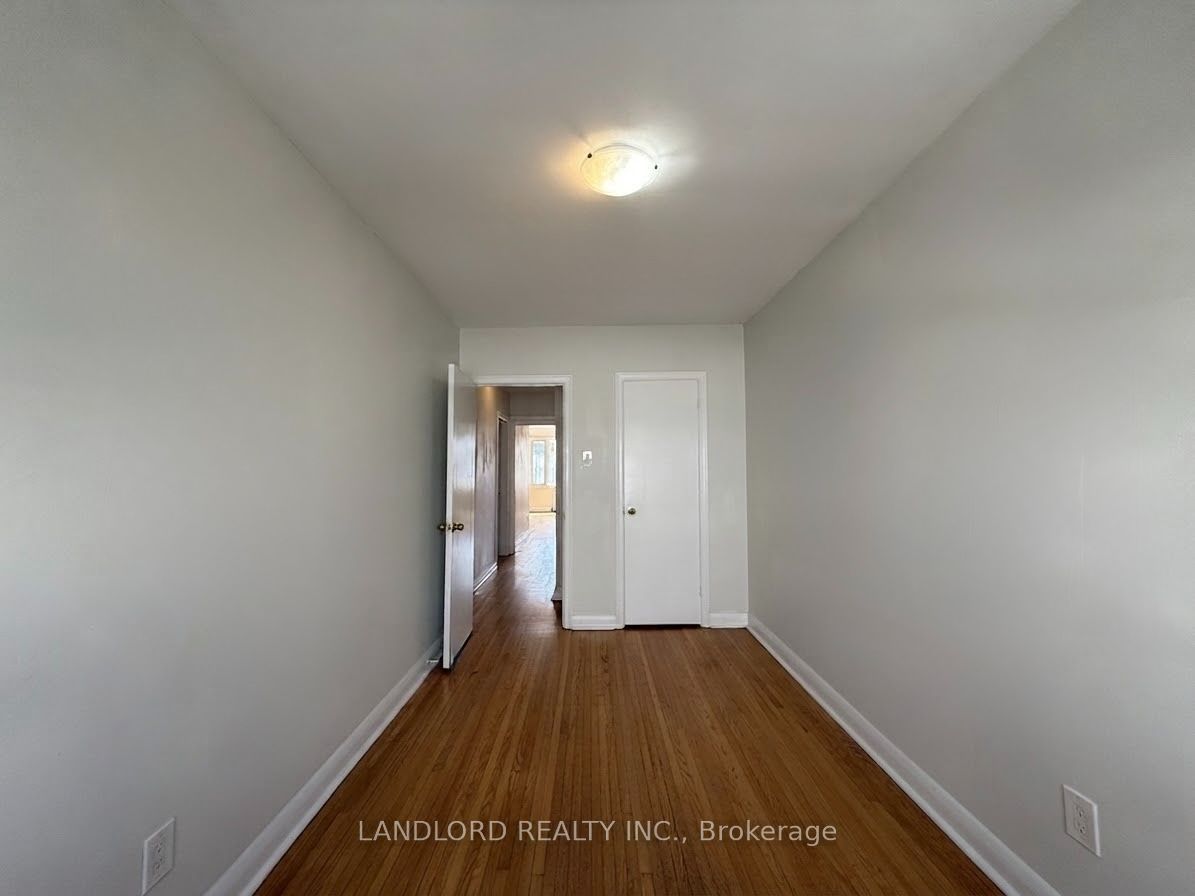 82 Lanark Avenue 2nd Fl Property Photo 23