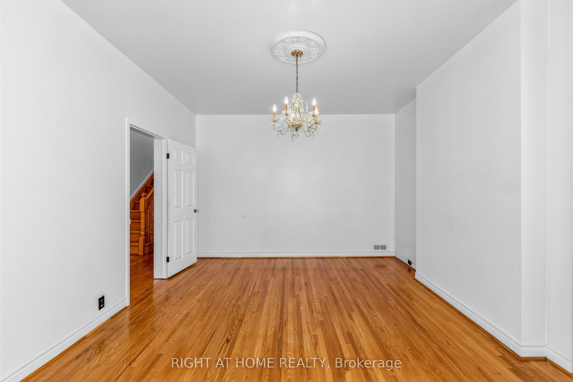 147 Dovercourt Road Property Photo 8