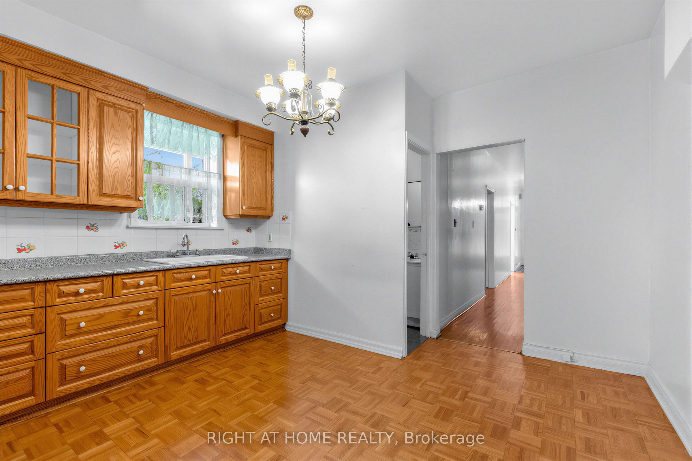 147 Dovercourt Road Property Photo 14