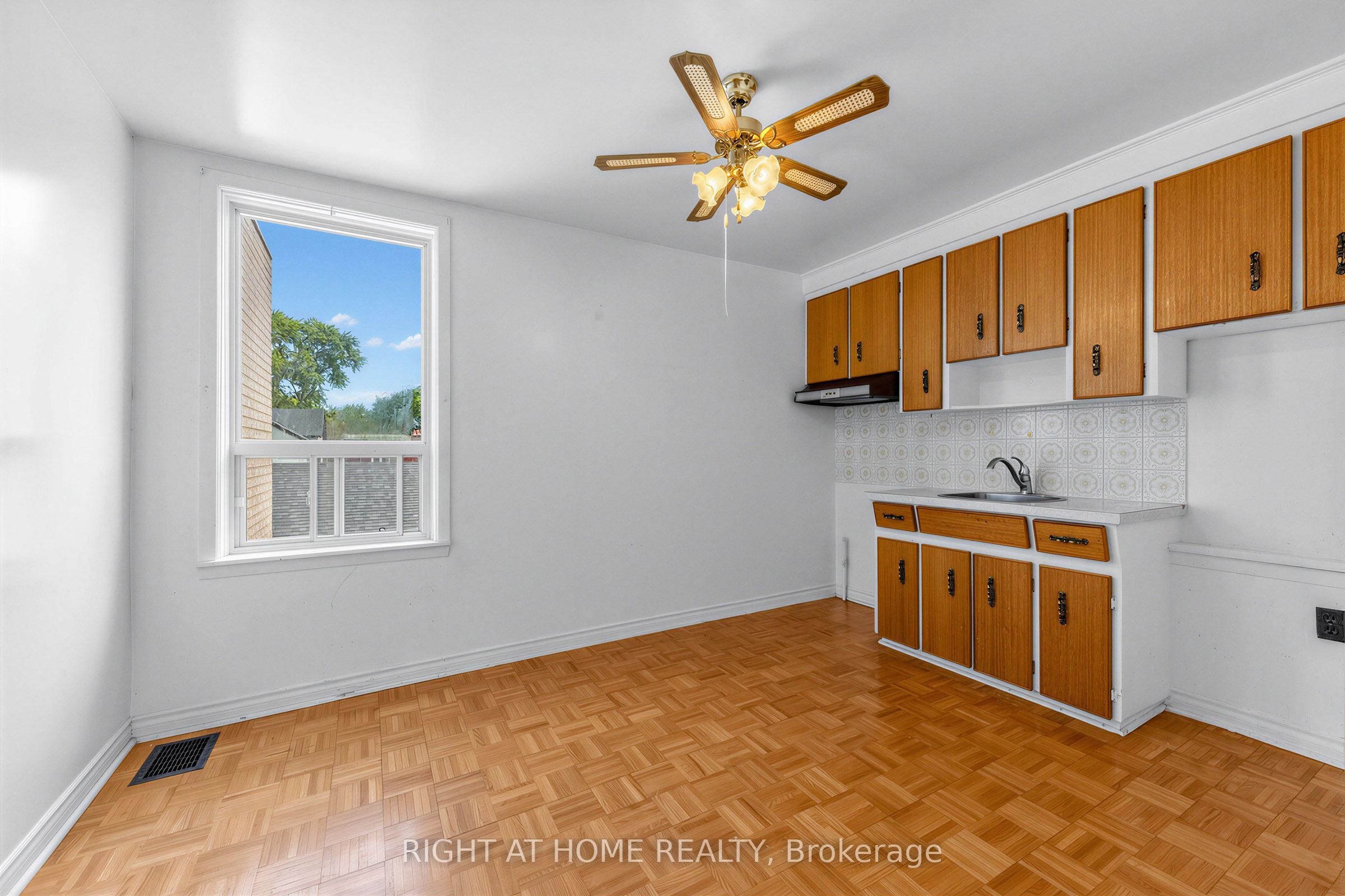 147 Dovercourt Road Property Photo 21