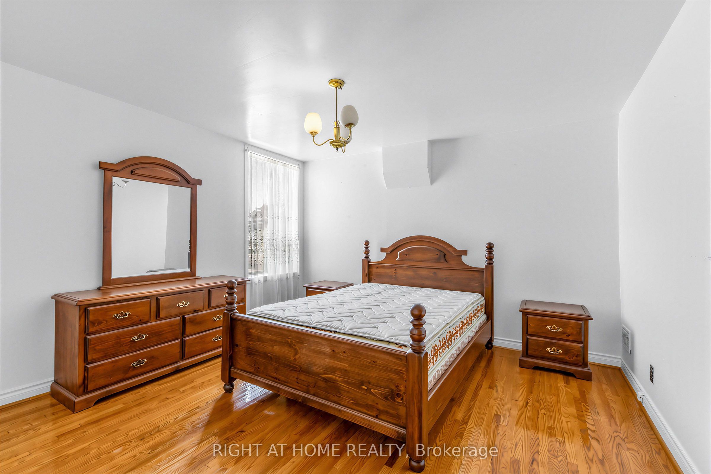 147 Dovercourt Road Property Photo 23