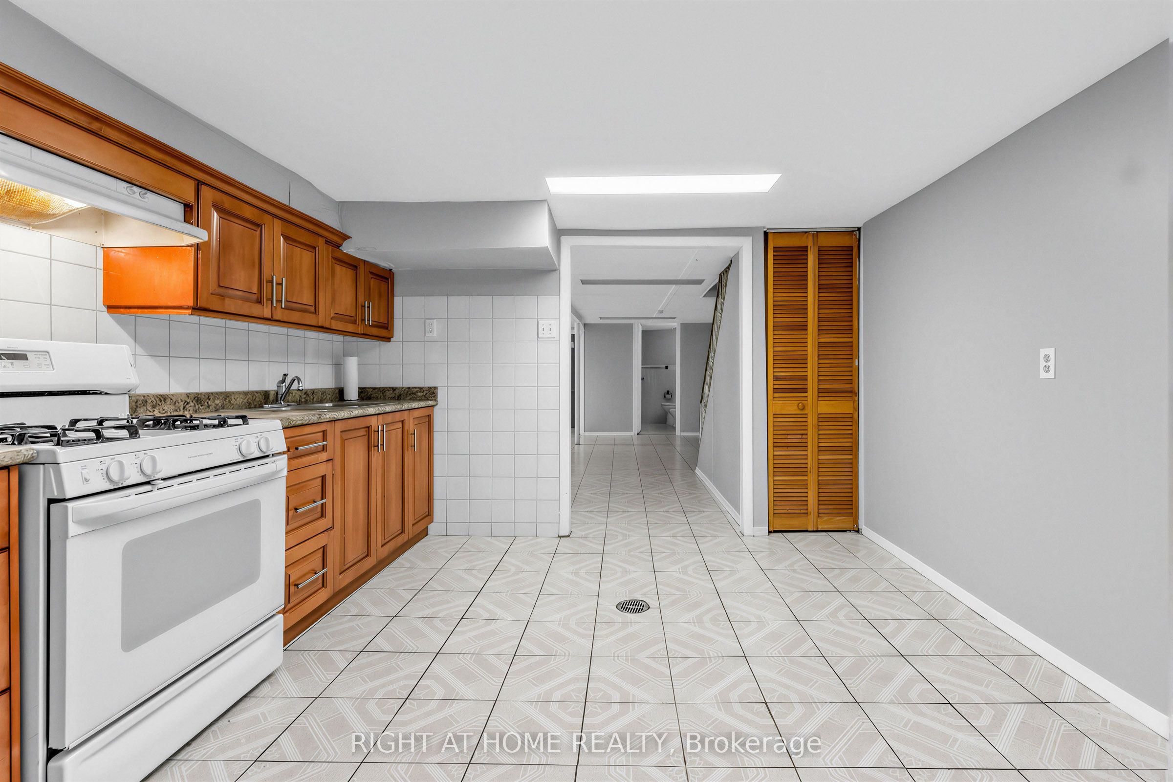 147 Dovercourt Road Property Photo 31