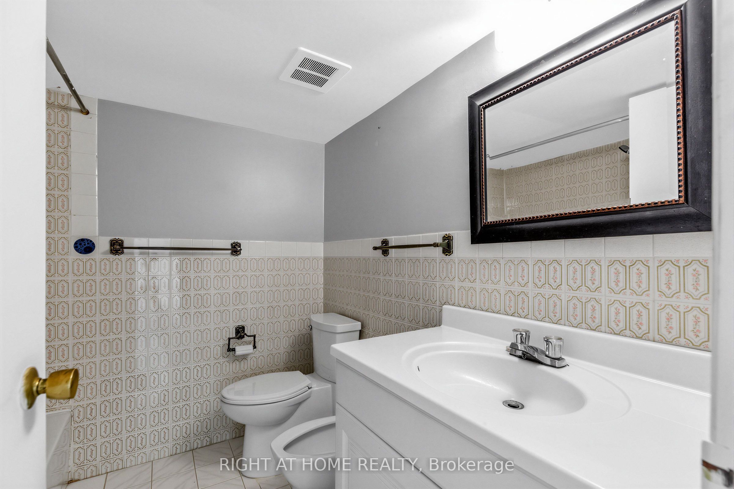 147 Dovercourt Road Property Photo 32