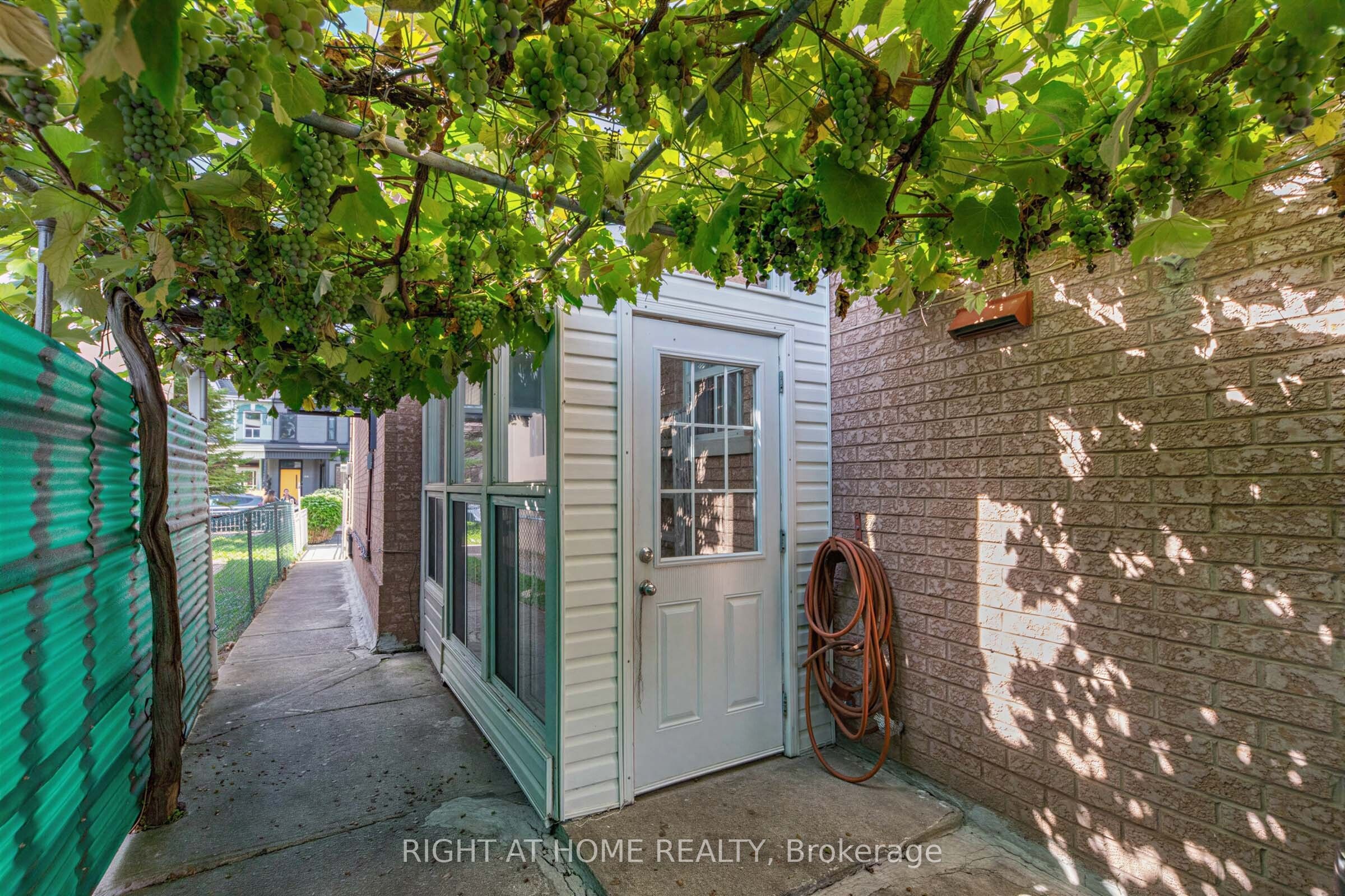 147 Dovercourt Road Property Photo 34