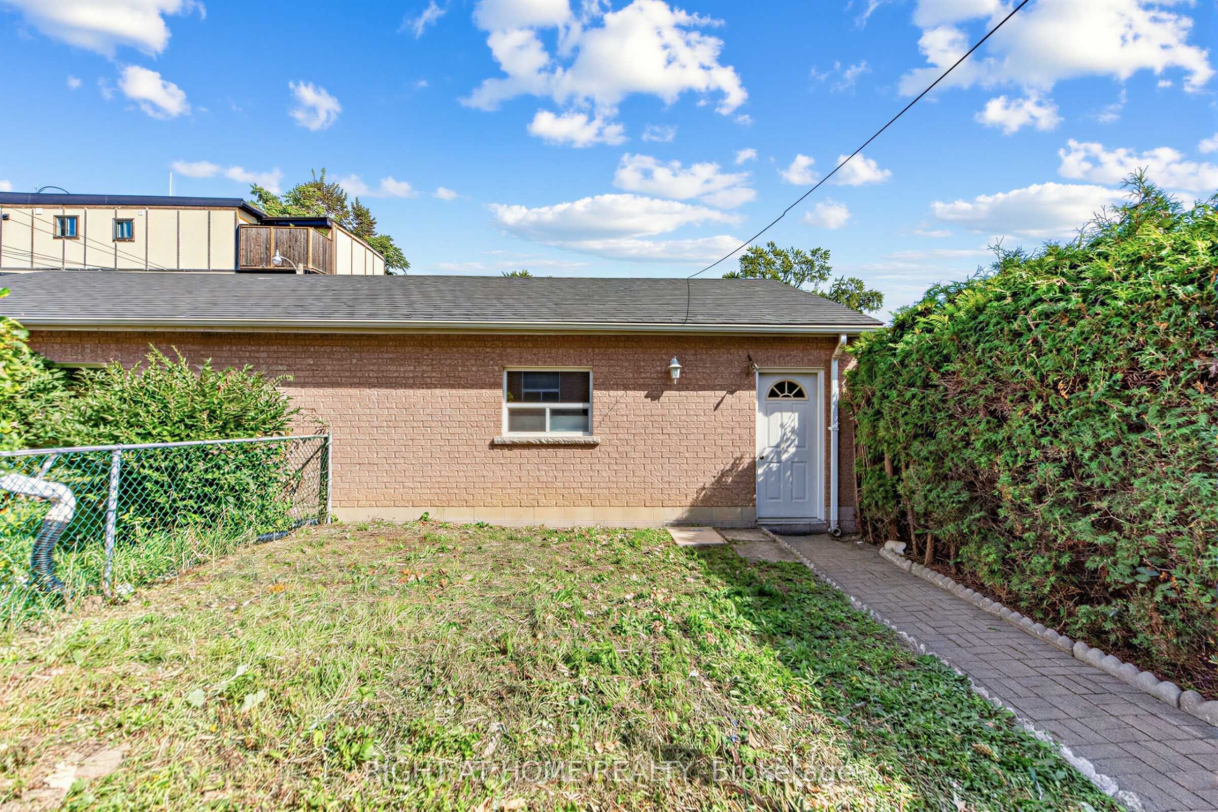 147 Dovercourt Road Property Photo 36