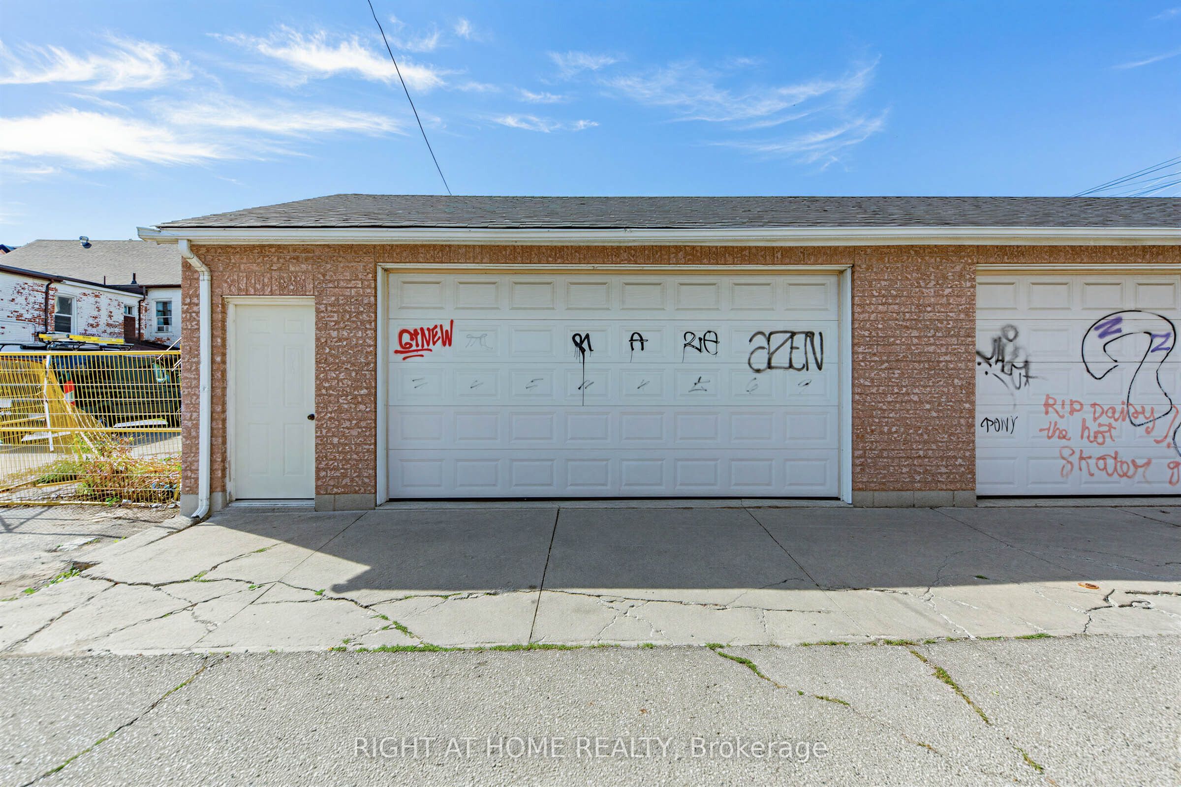 147 Dovercourt Road Property Photo 37