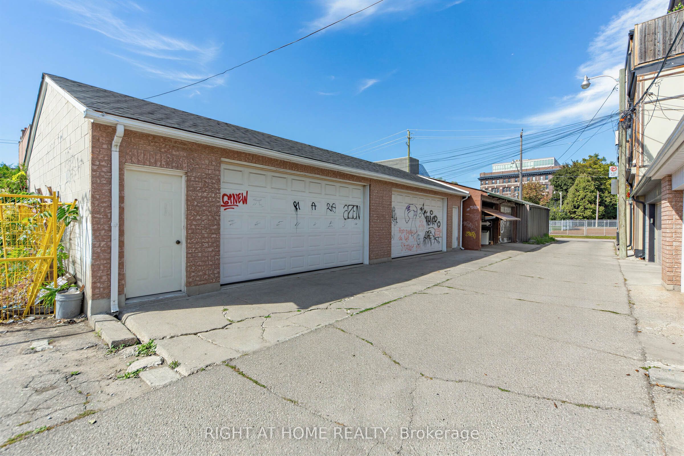 147 Dovercourt Road Property Photo 38