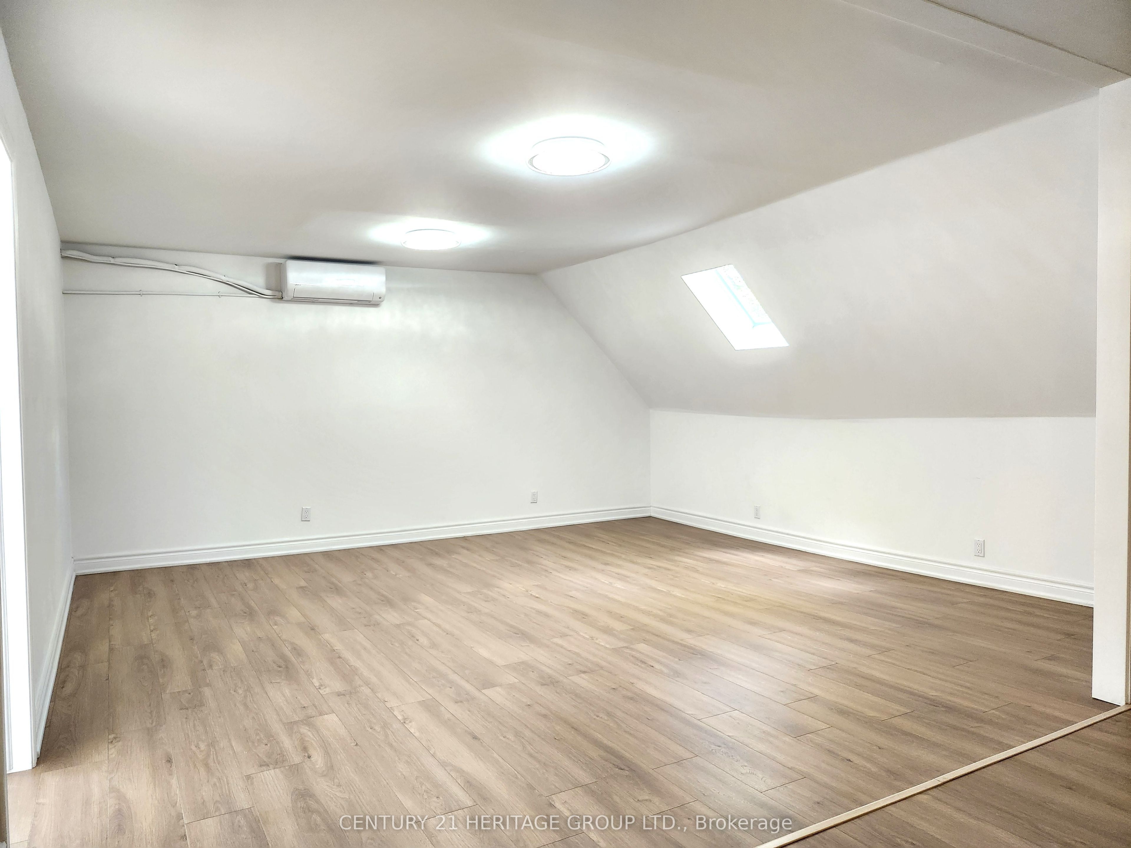 1356 Avenue Road 3 Property Photo 4