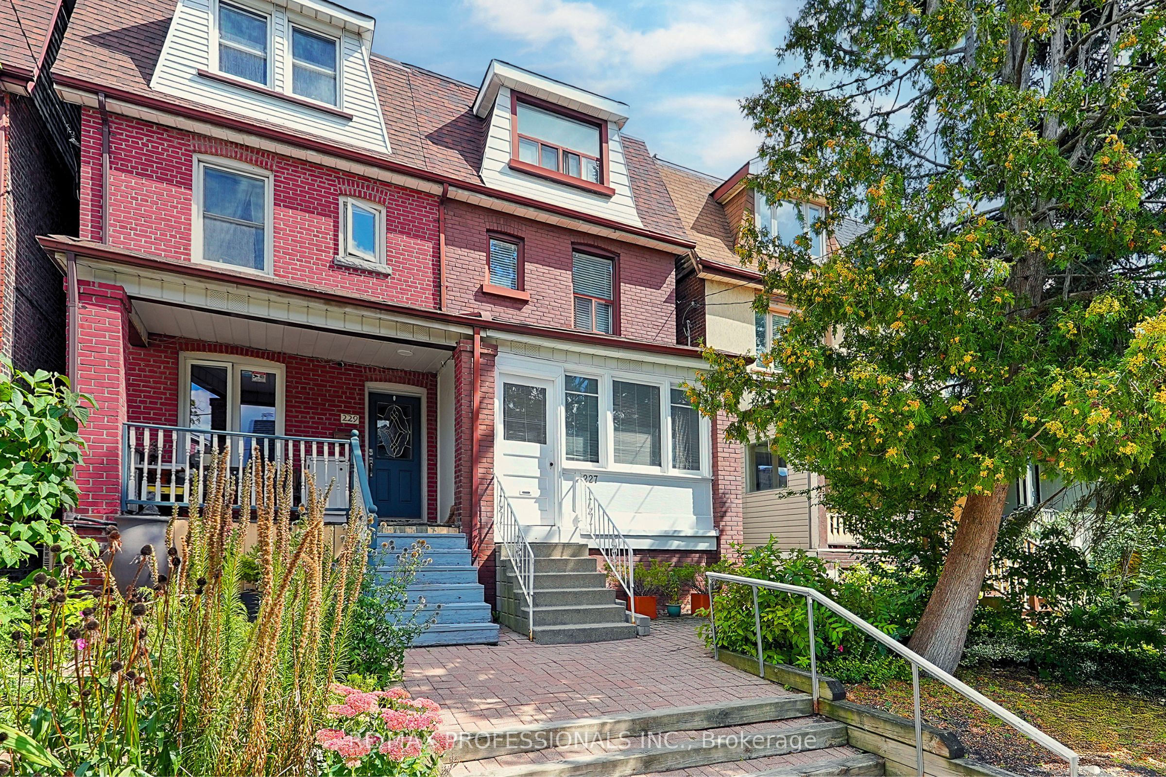 227 Montrose Avenue Property Photo 1