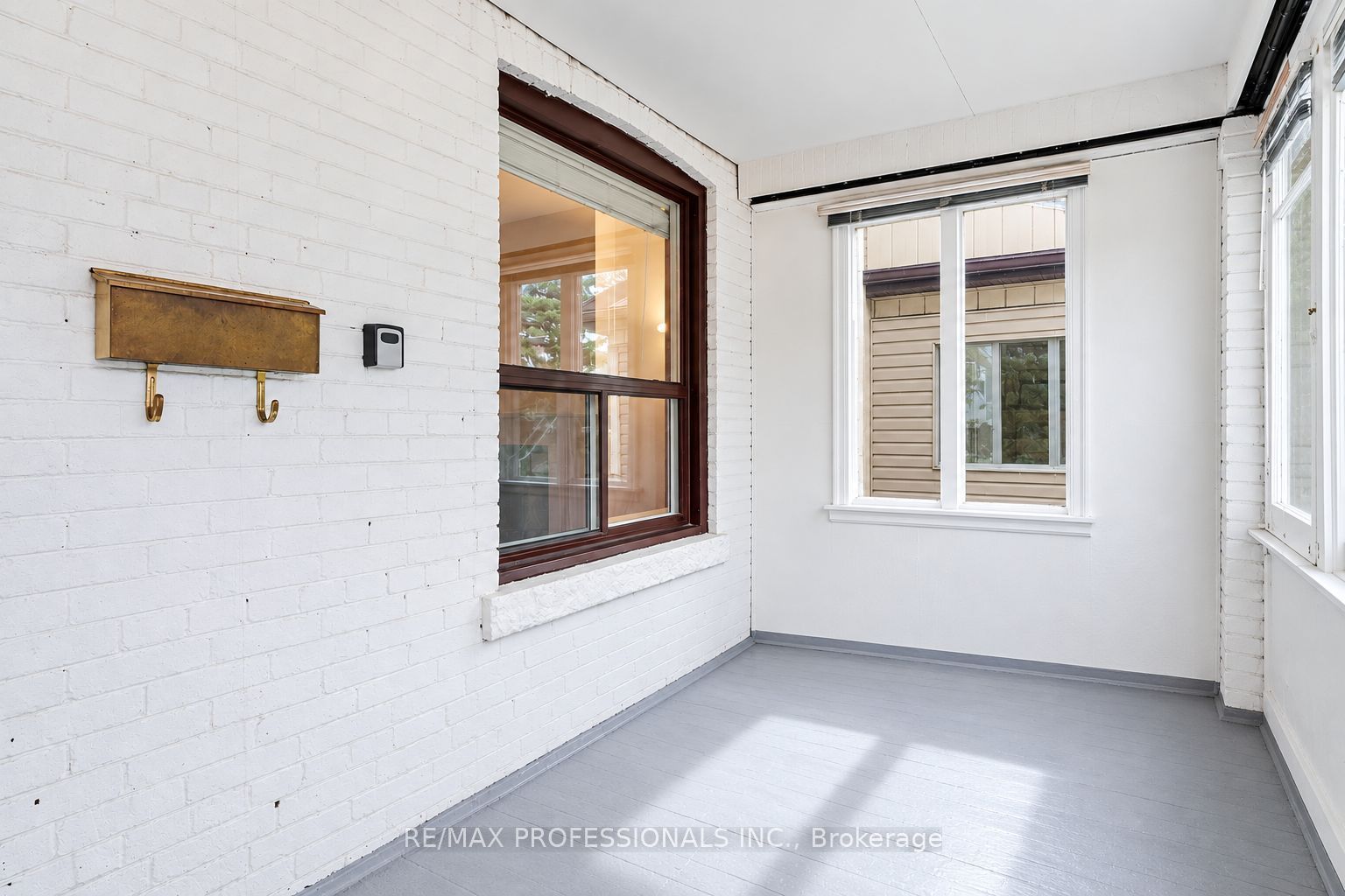 227 Montrose Avenue Property Photo 4