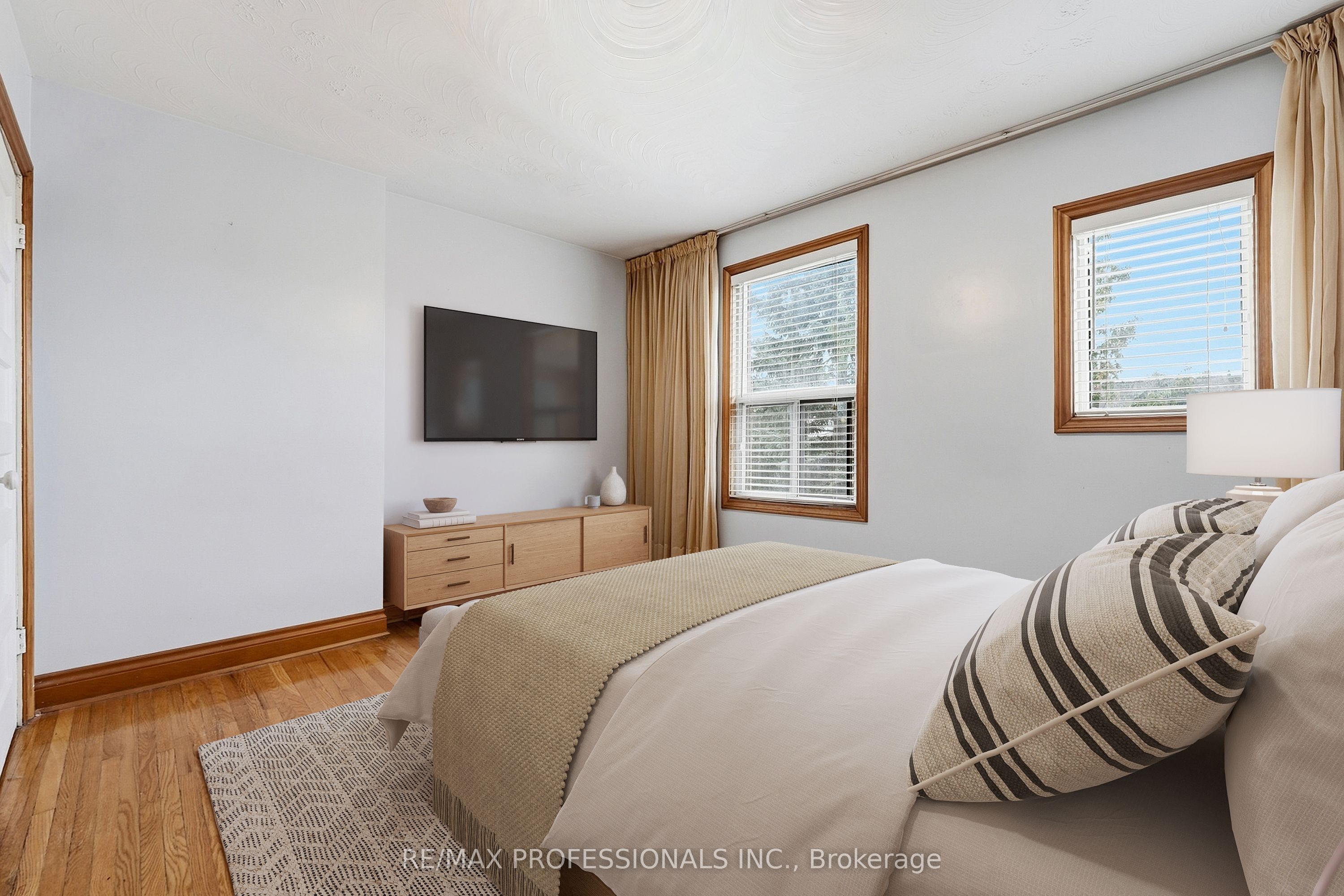 227 Montrose Avenue Property Photo 22