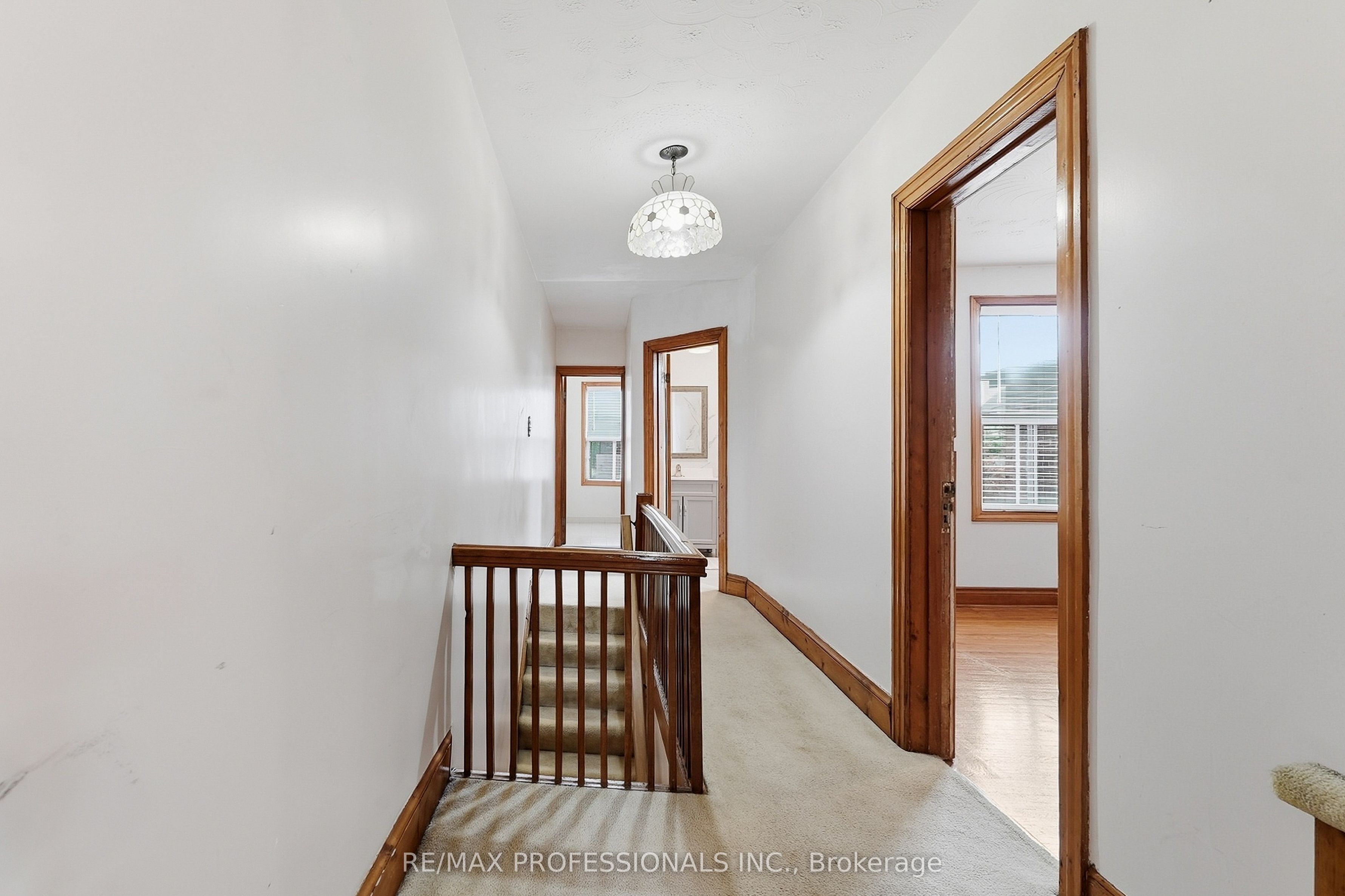 227 Montrose Avenue Property Photo 33