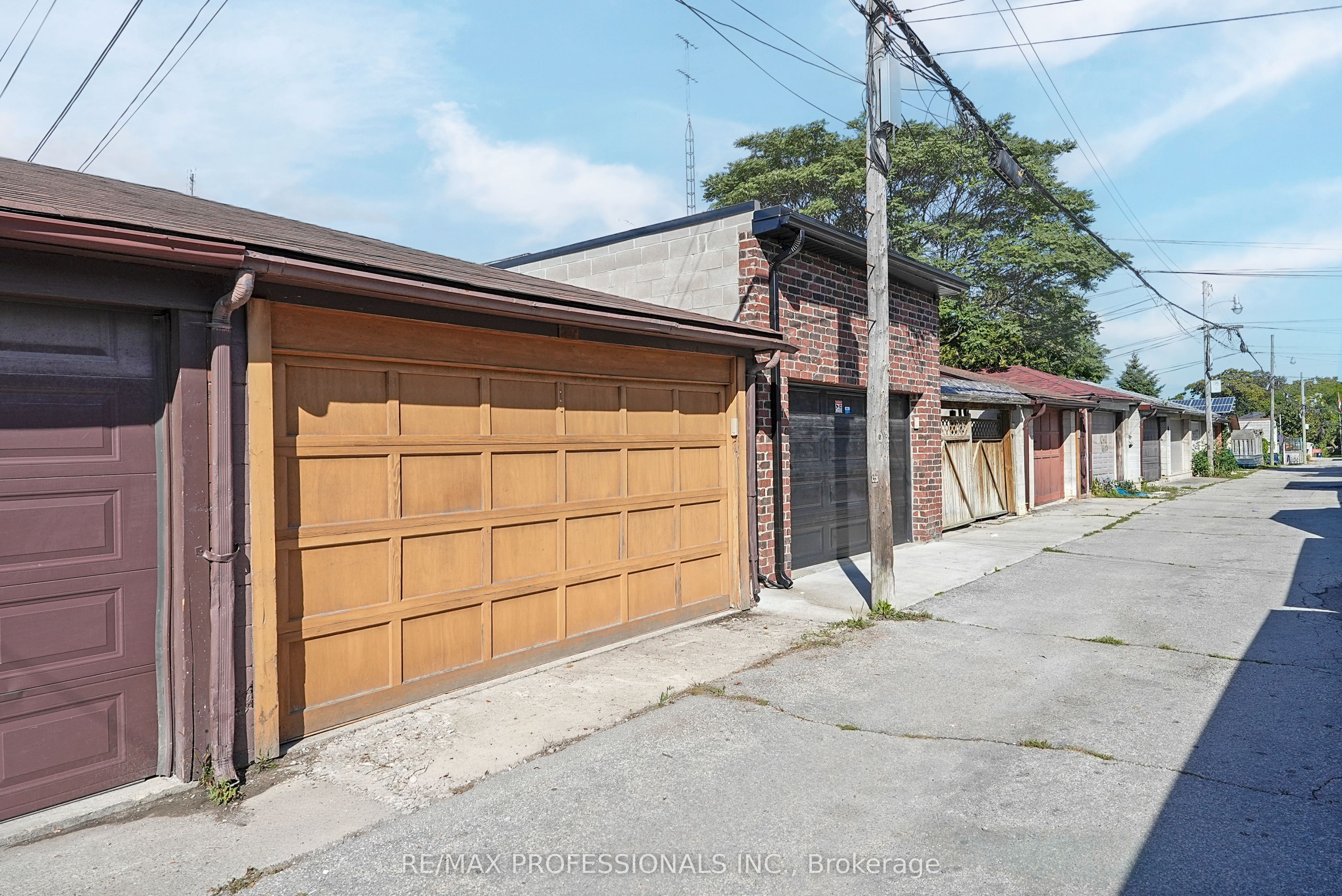 227 Montrose Avenue Property Photo 50