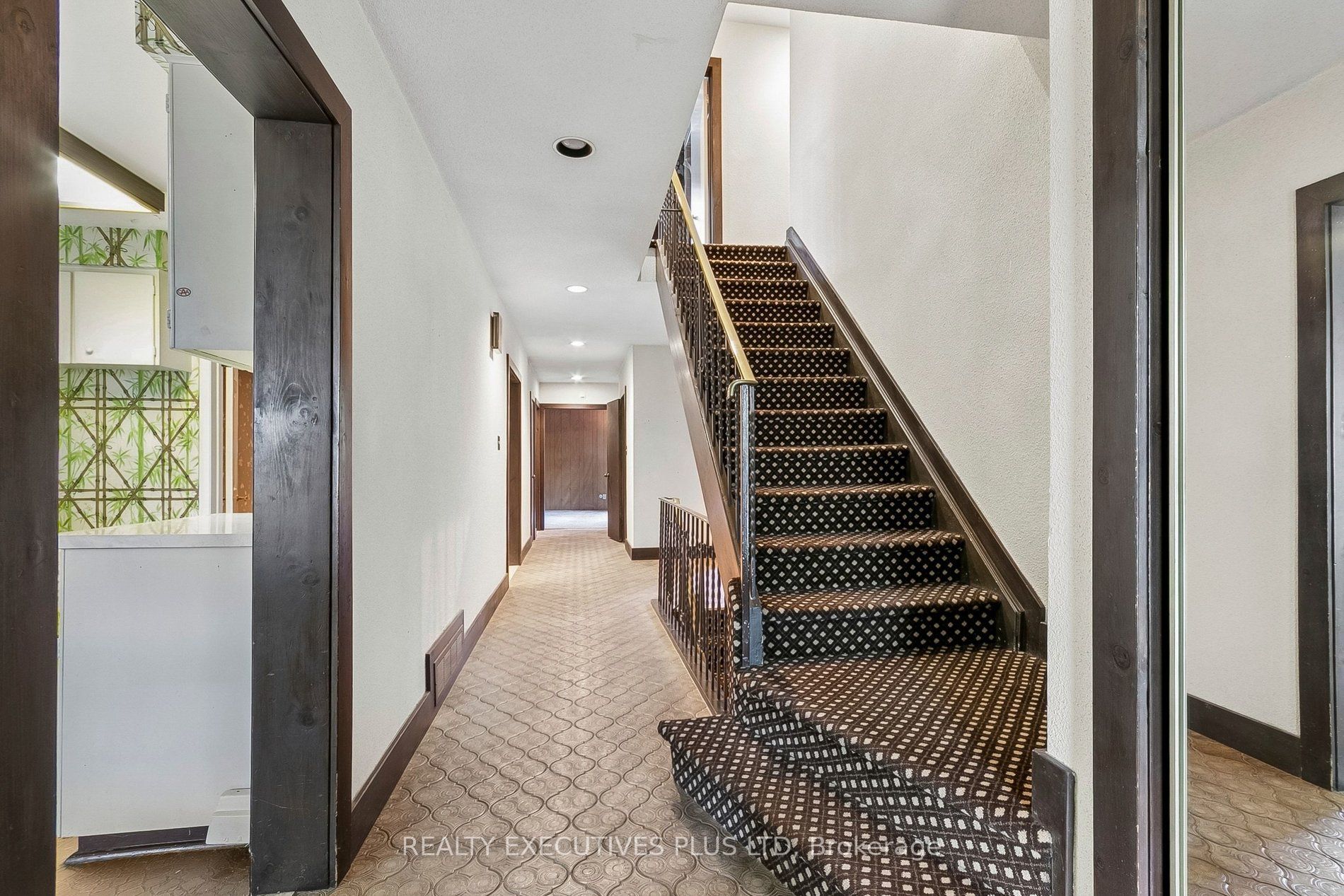 12 Mandel Crescent Property Photo 4