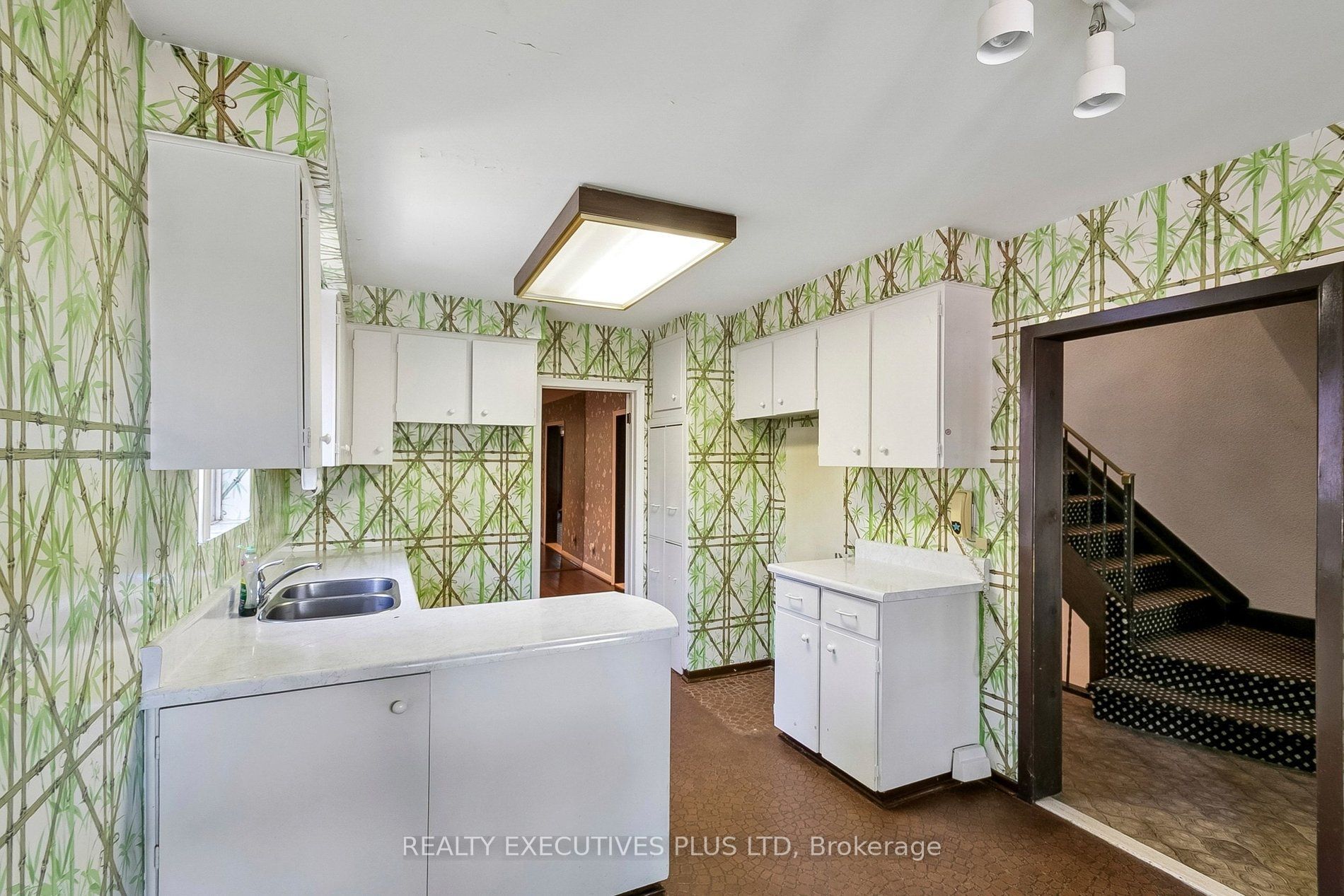 12 Mandel Crescent Property Photo 7