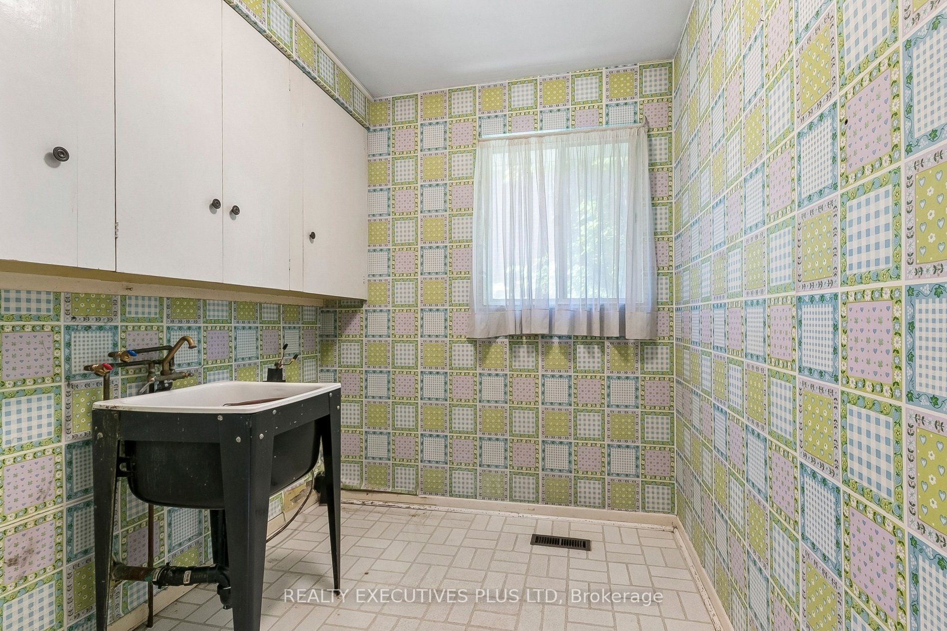 12 Mandel Crescent Property Photo 16
