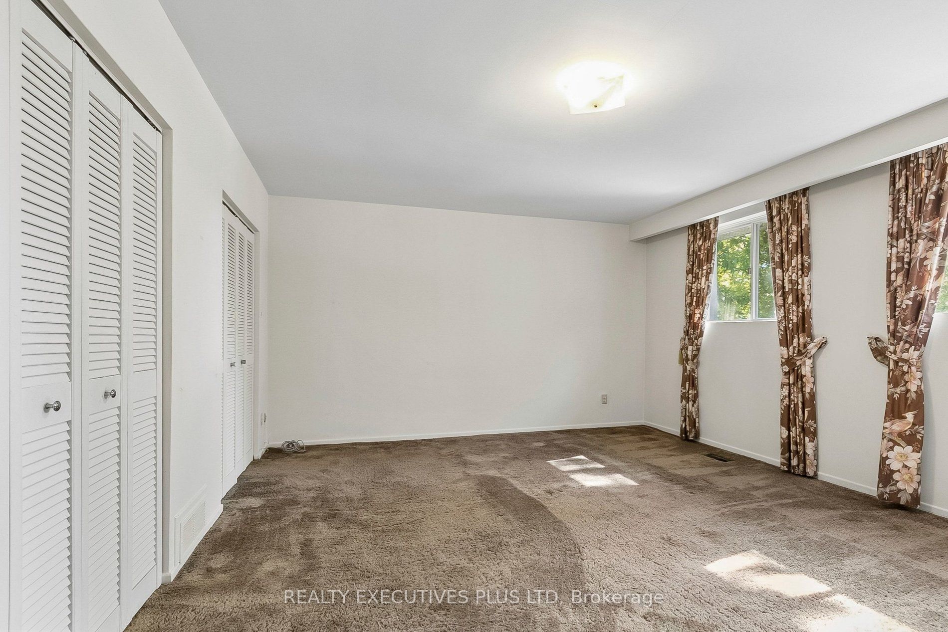 12 Mandel Crescent Property Photo 18