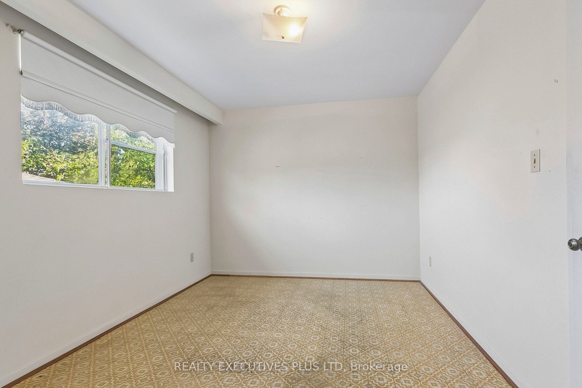 12 Mandel Crescent Property Photo 24