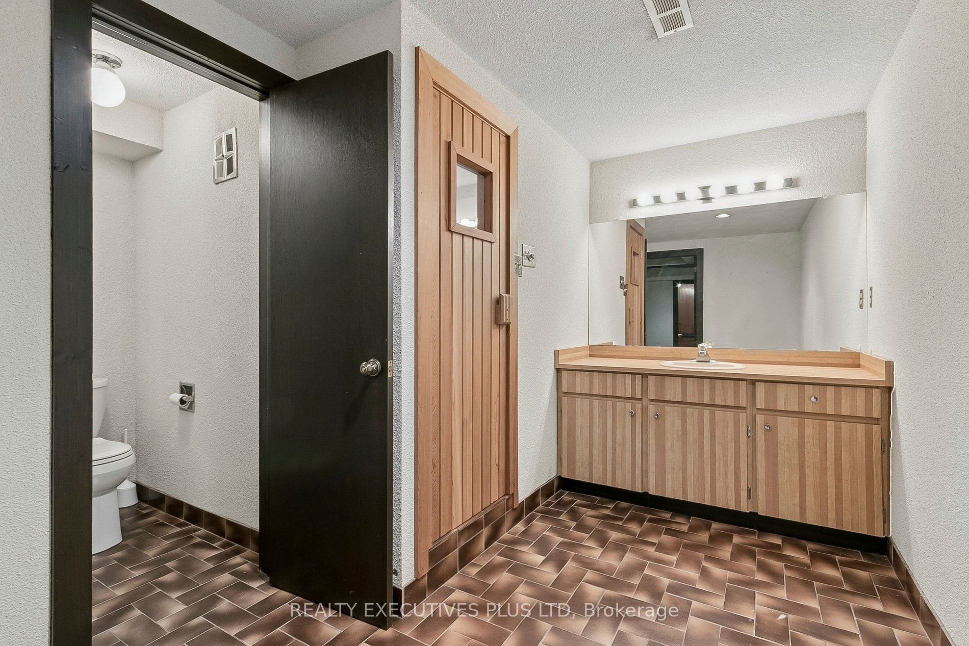 12 Mandel Crescent Property Photo 31