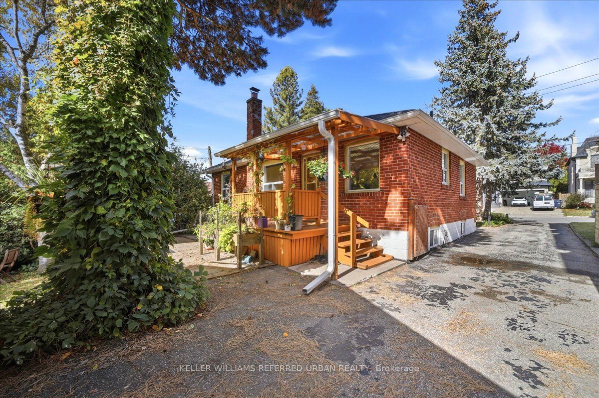 241 Churchill Avenue Property Photo 30