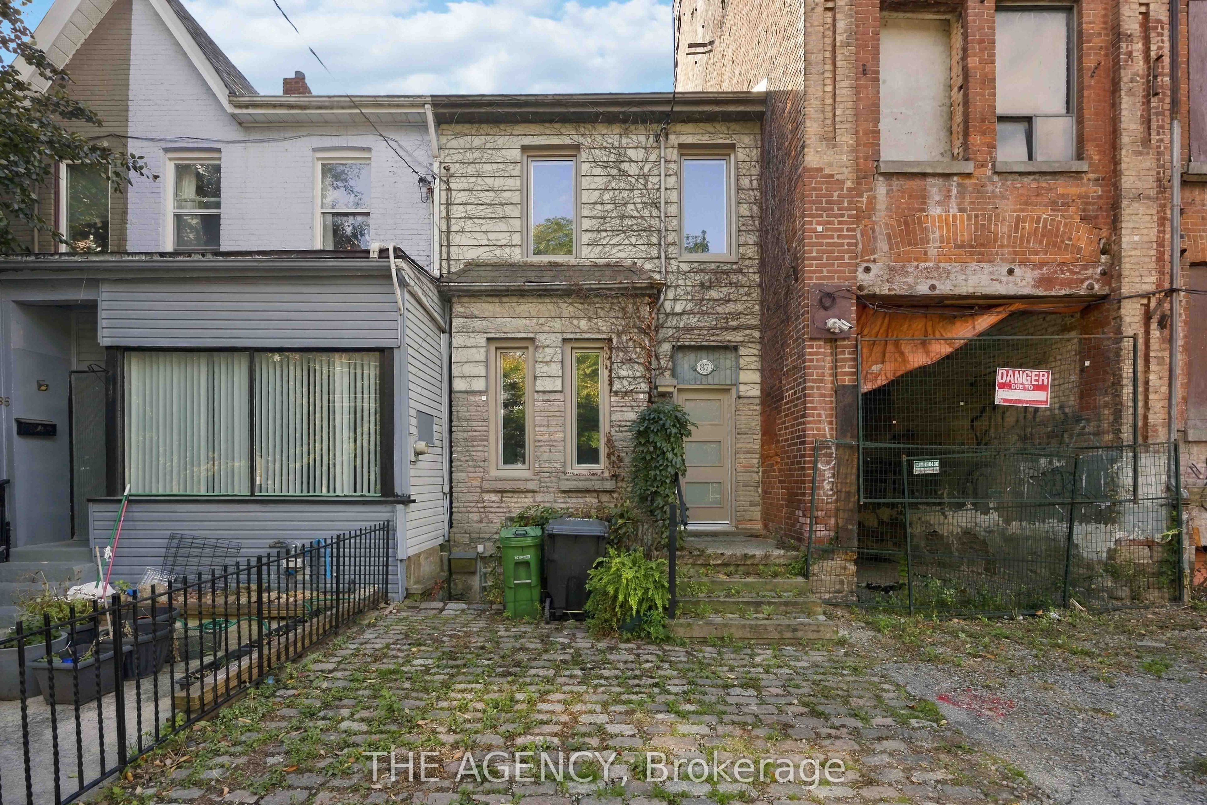 87 Niagara Street Property Photo 1