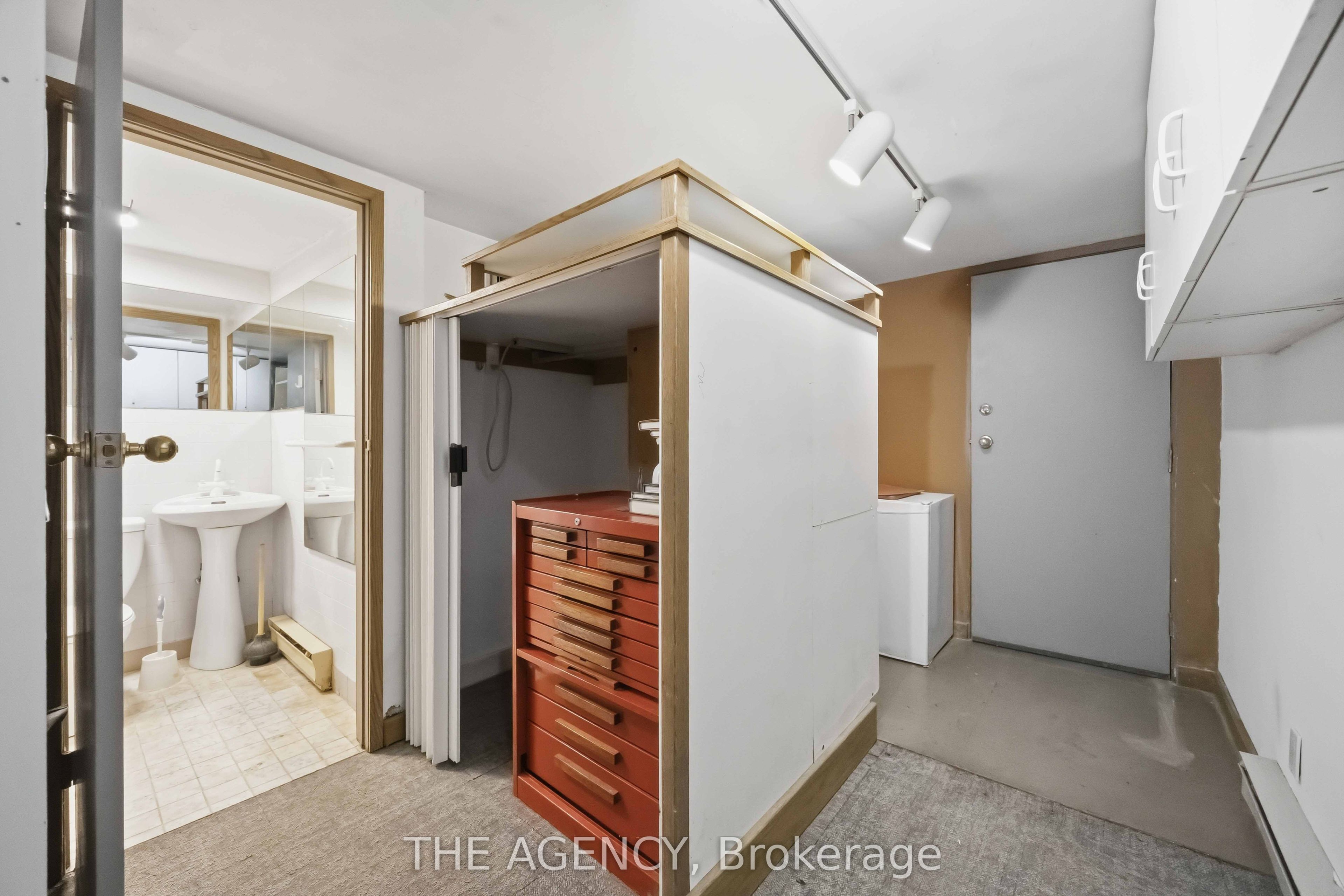 87 Niagara Street Property Photo 16