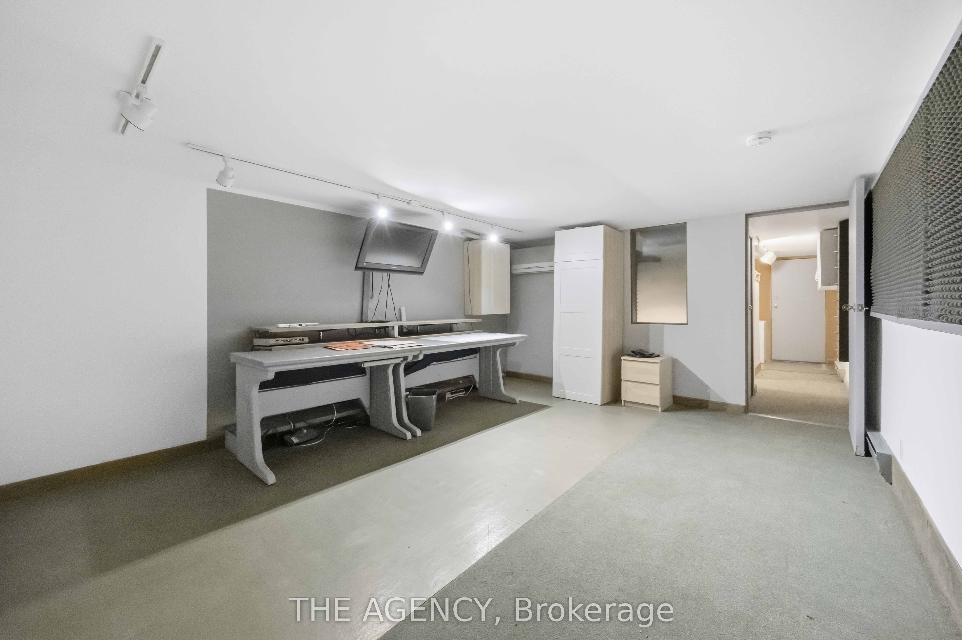 87 Niagara Street Property Photo 18
