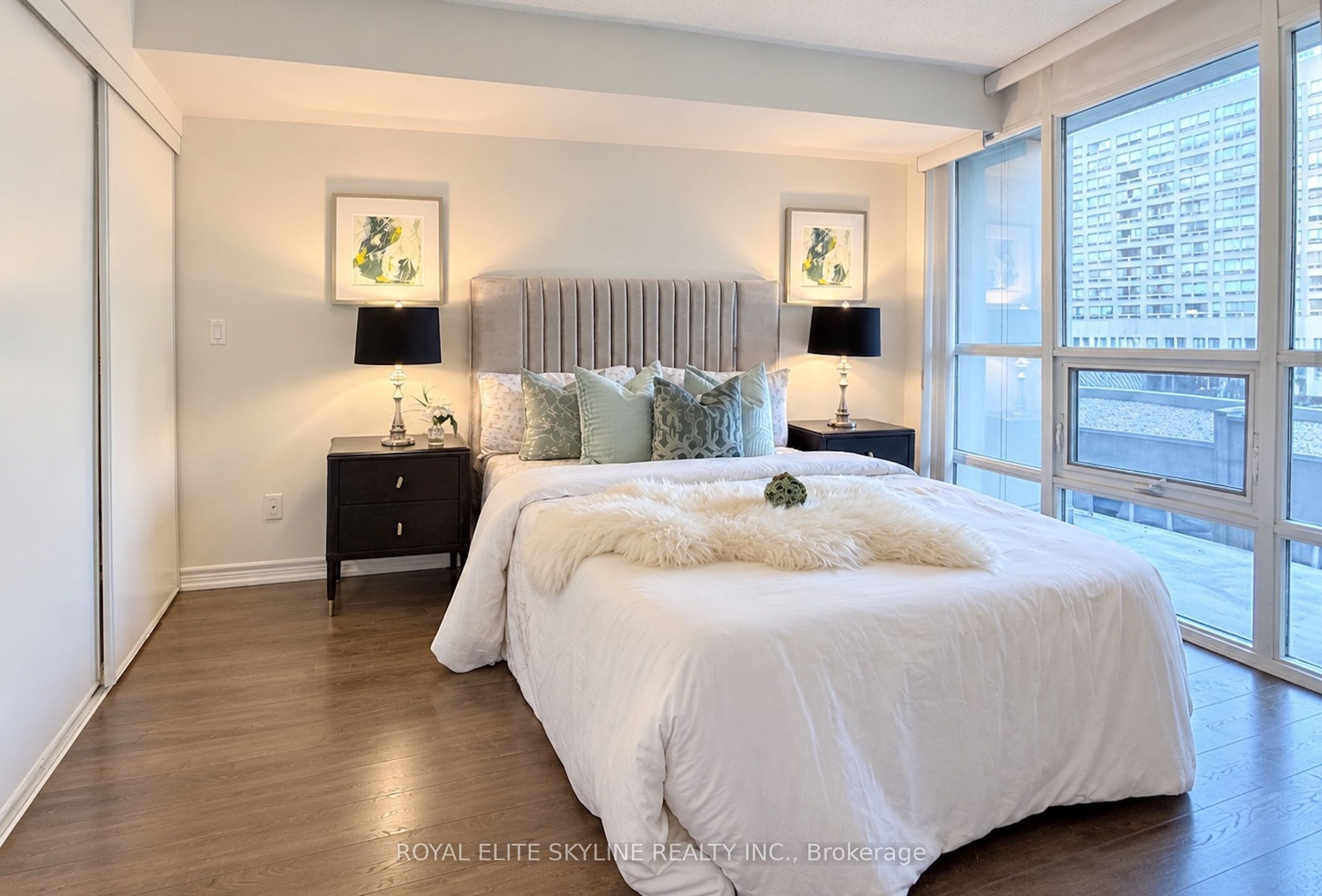 761 Bay Street 403 Property Photo 14