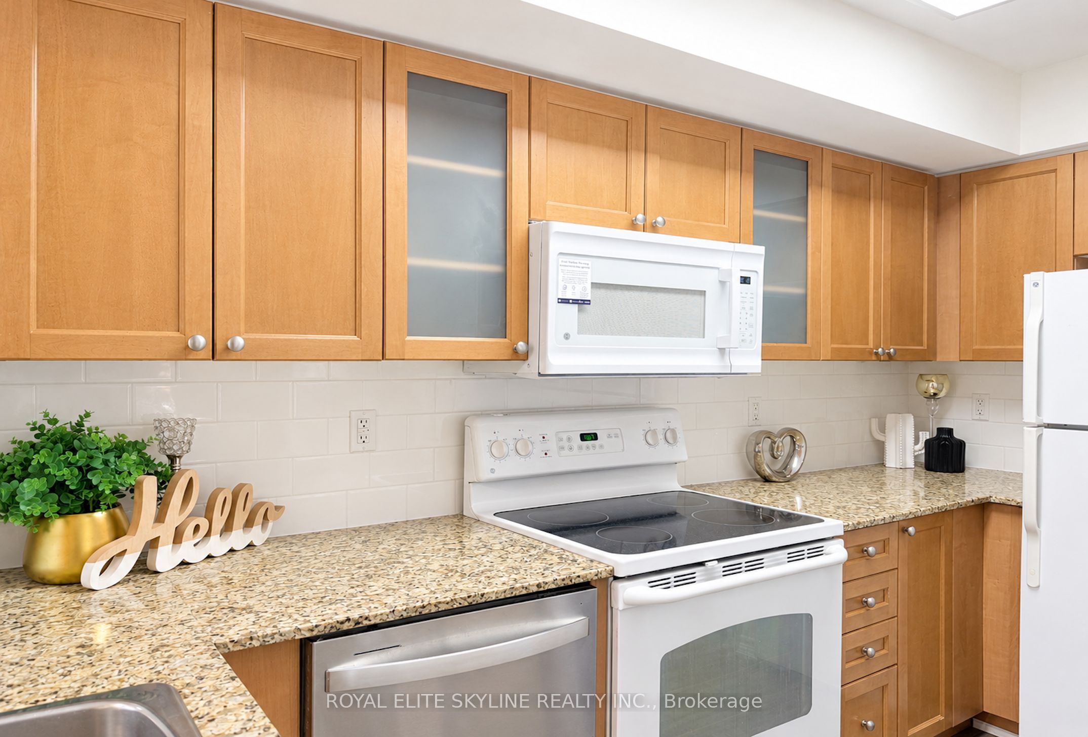 761 Bay Street 403 Property Photo 17