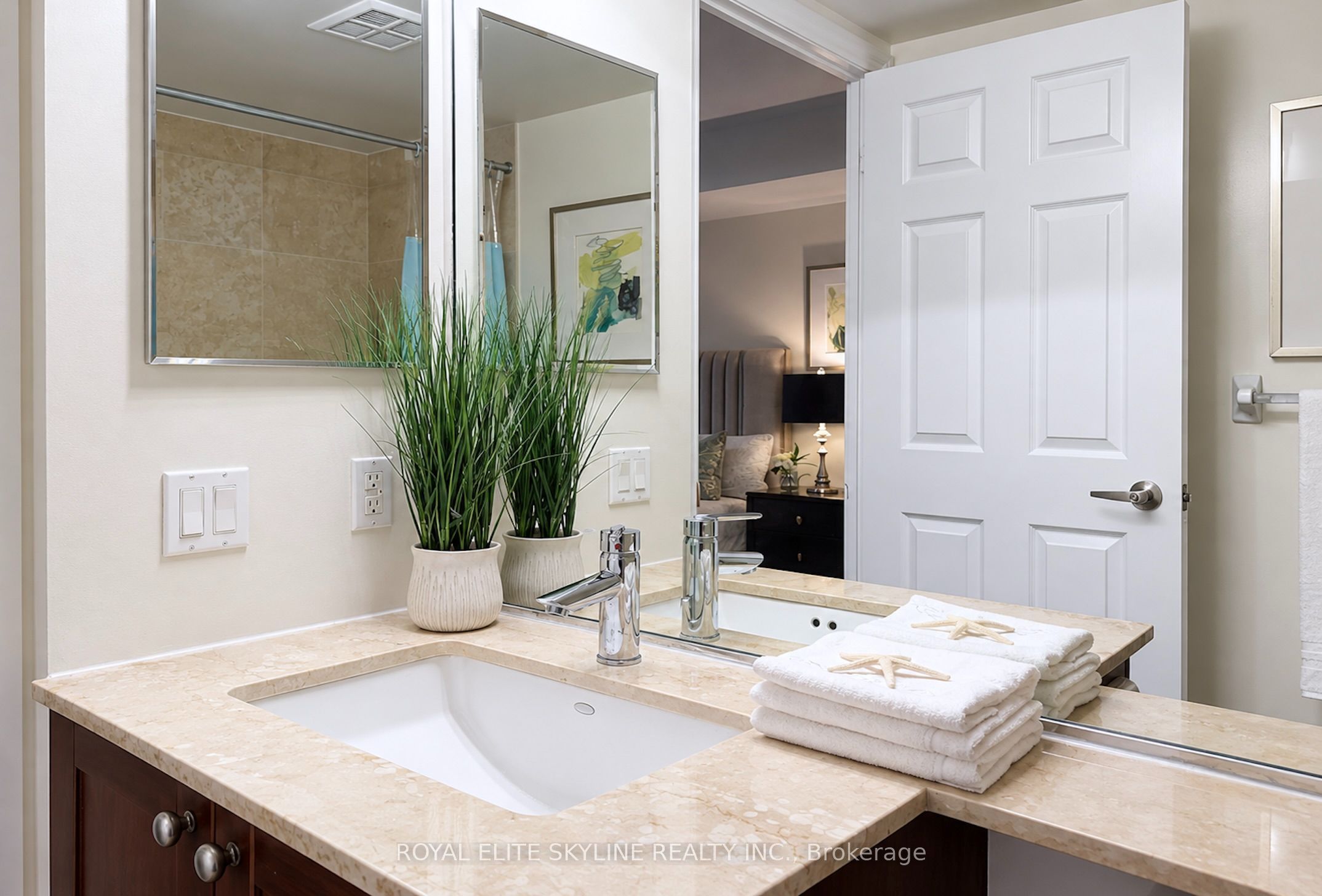 761 Bay Street 403 Property Photo 18