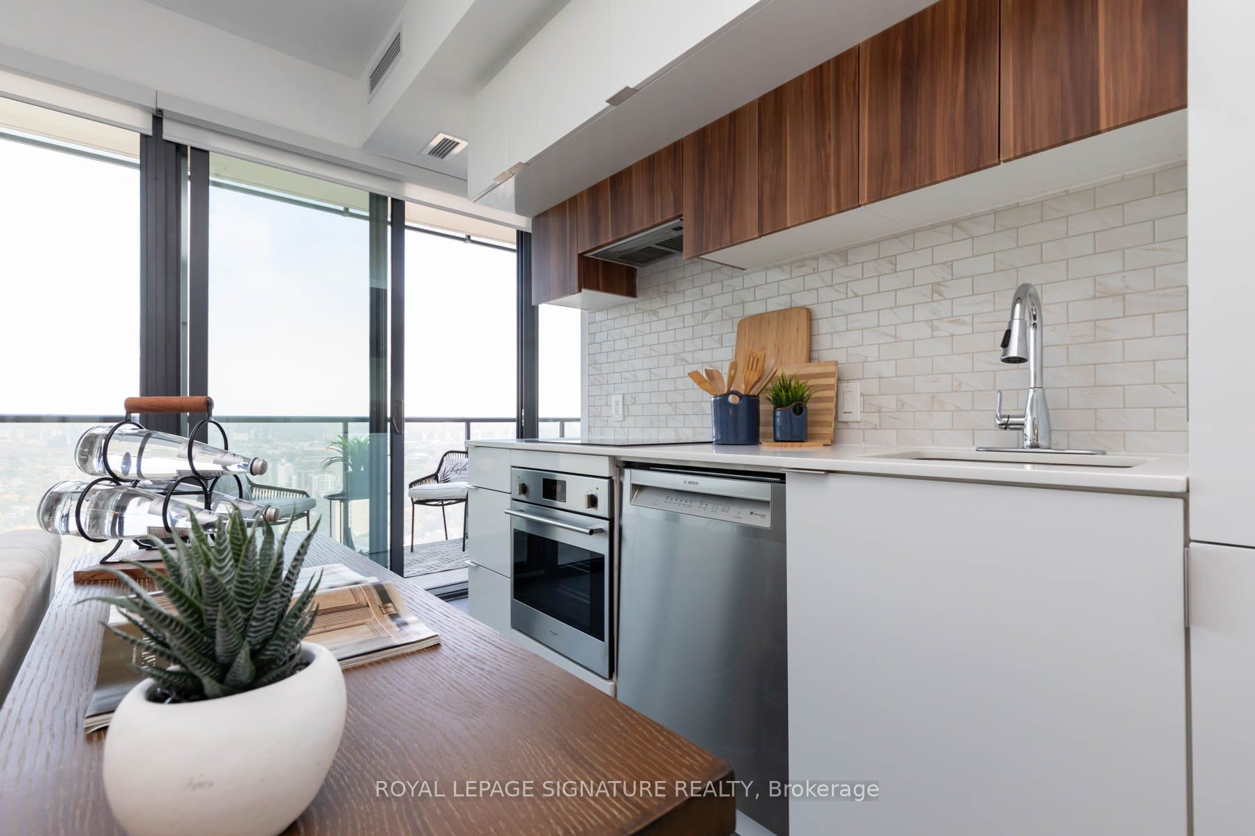 185 Roehampton Avenue 2805 Property Photo 13