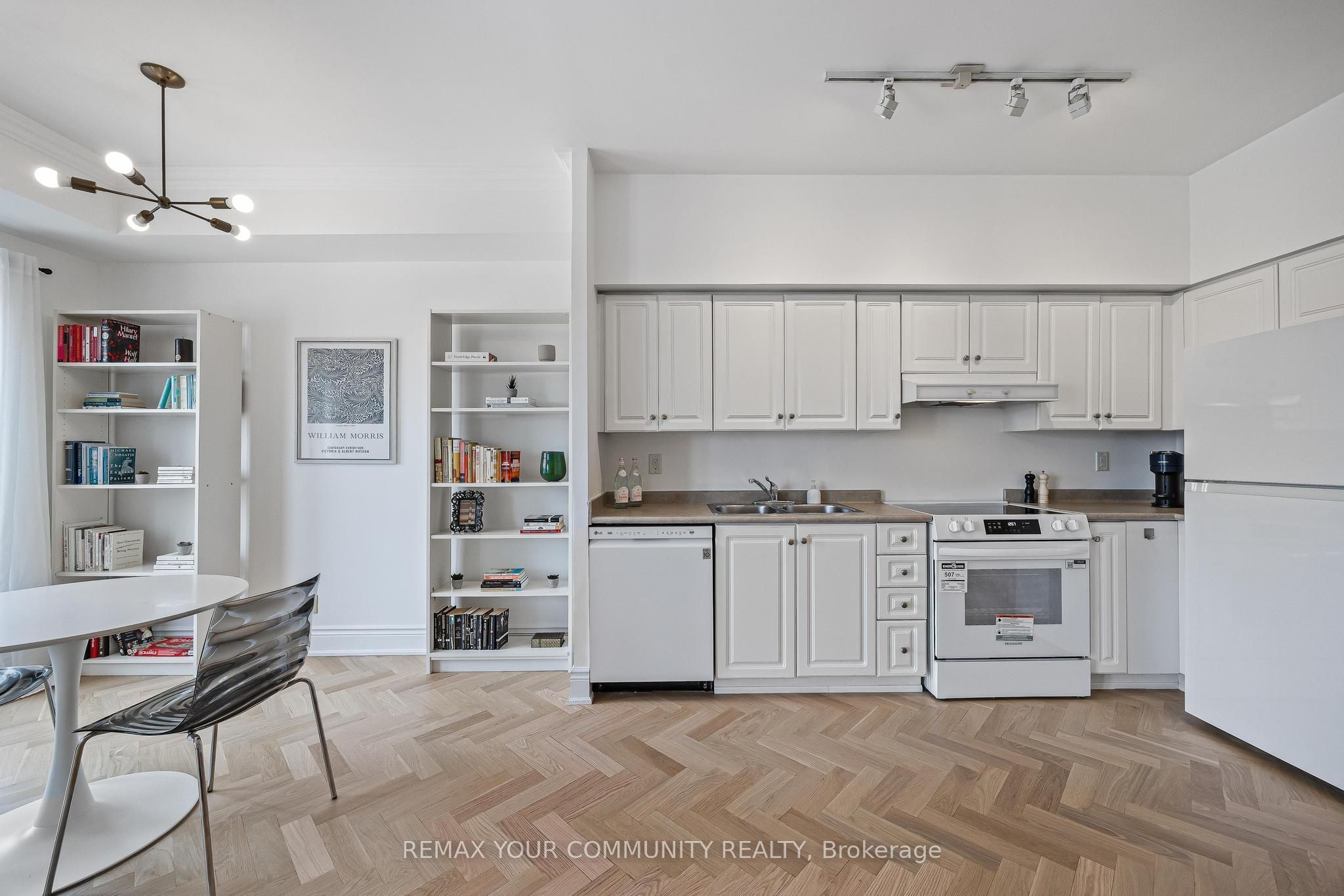 120 Lombard Street 901 Property Photo 14
