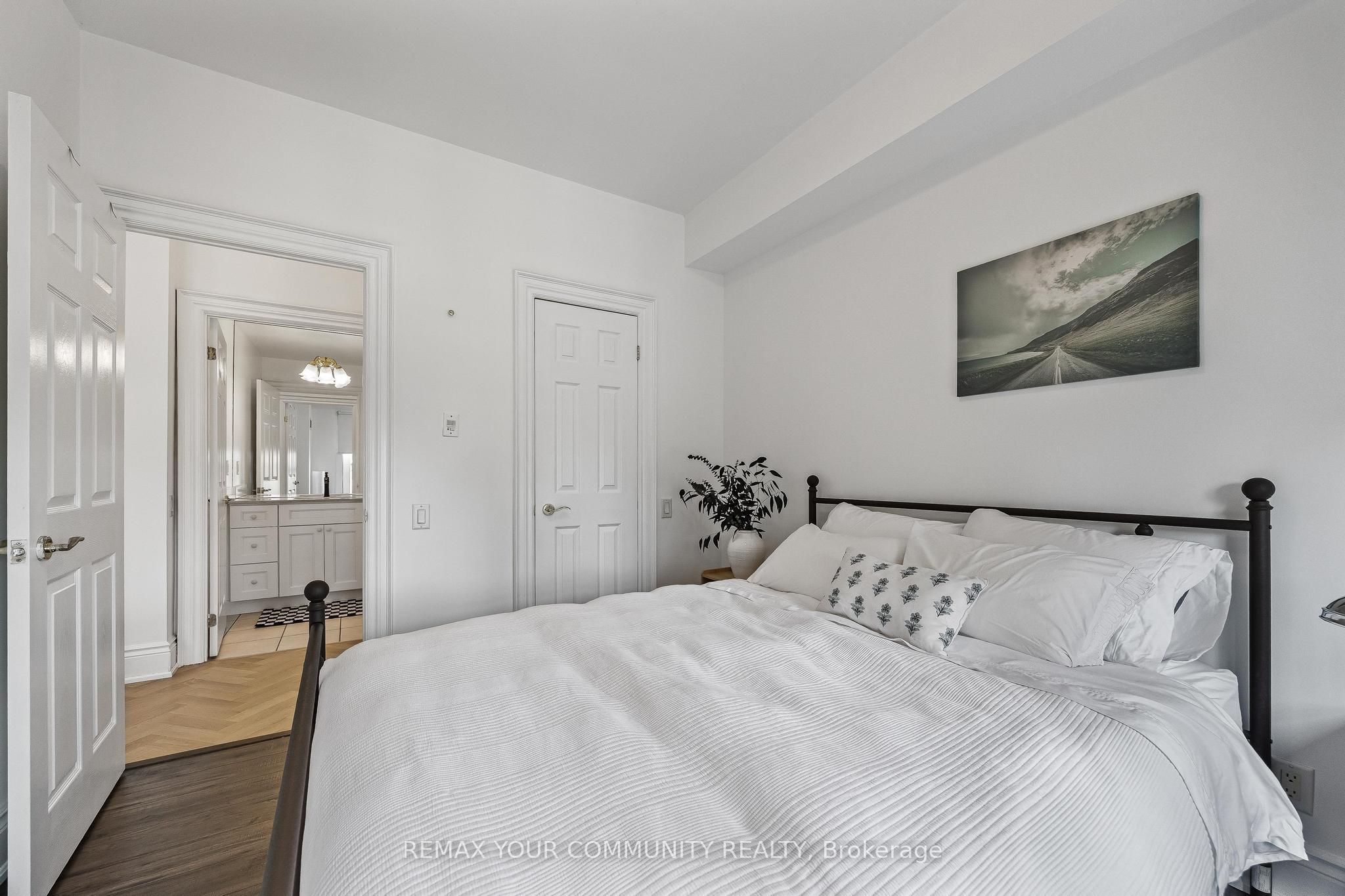 120 Lombard Street 901 Property Photo 22